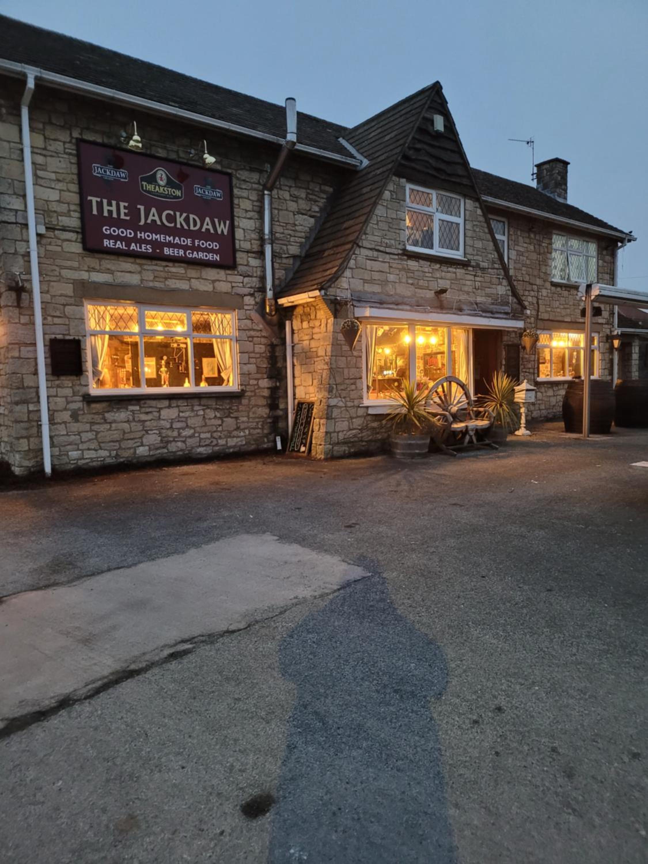 the jackdaw pub SELF CATERING STATIC CARAVAN free breakfast supplied, photo 12