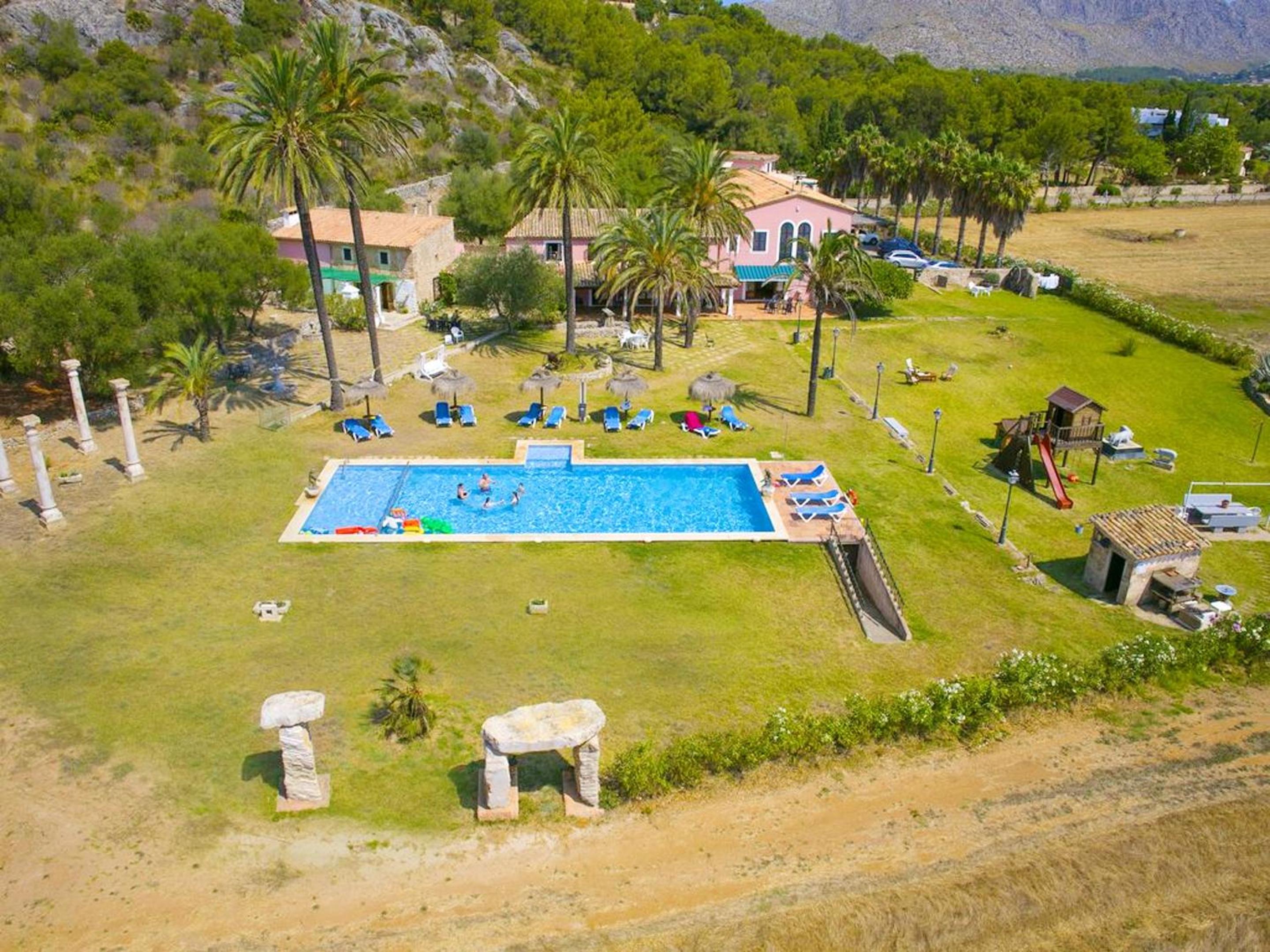 Spacious apartment in Pollenca with mountain view