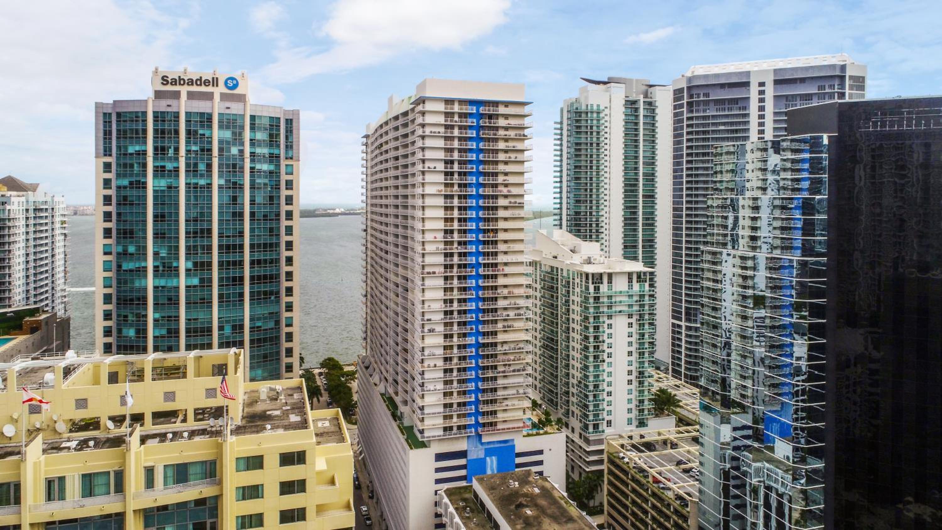 Hotel High Rise Brickell Modern Studio - Image 1