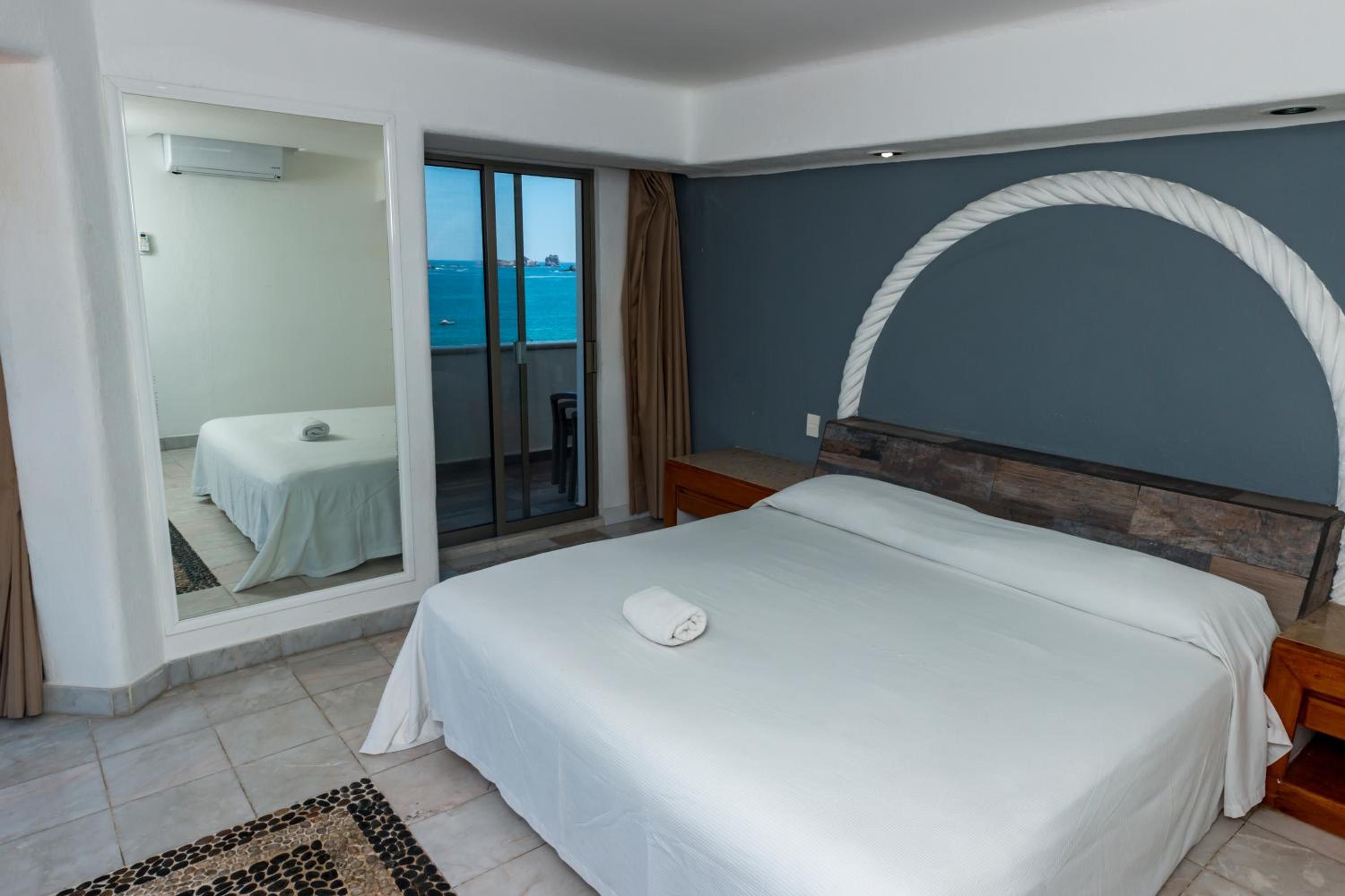 Aca Suites Ixtapa