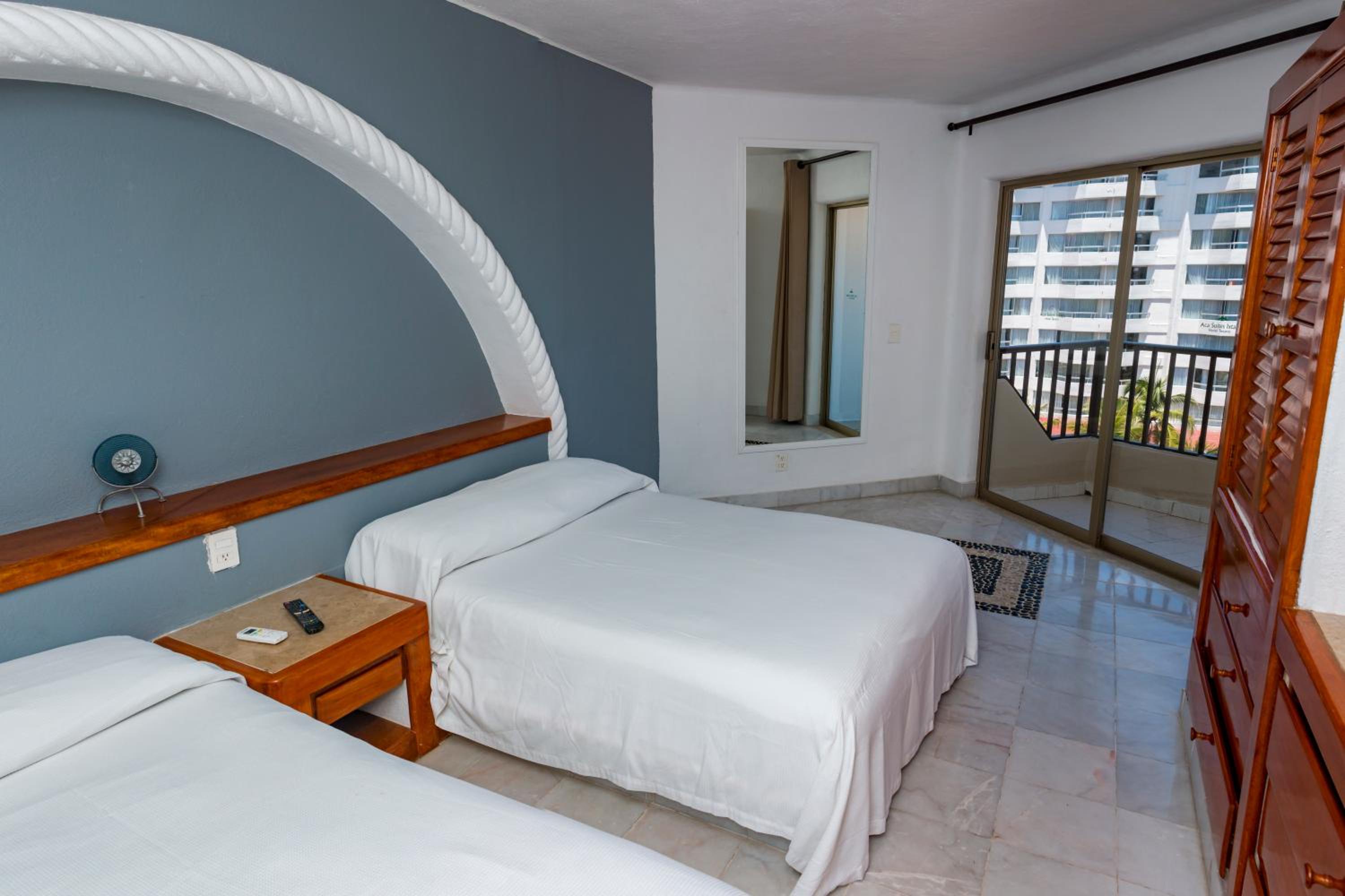 Aca Suites Ixtapa