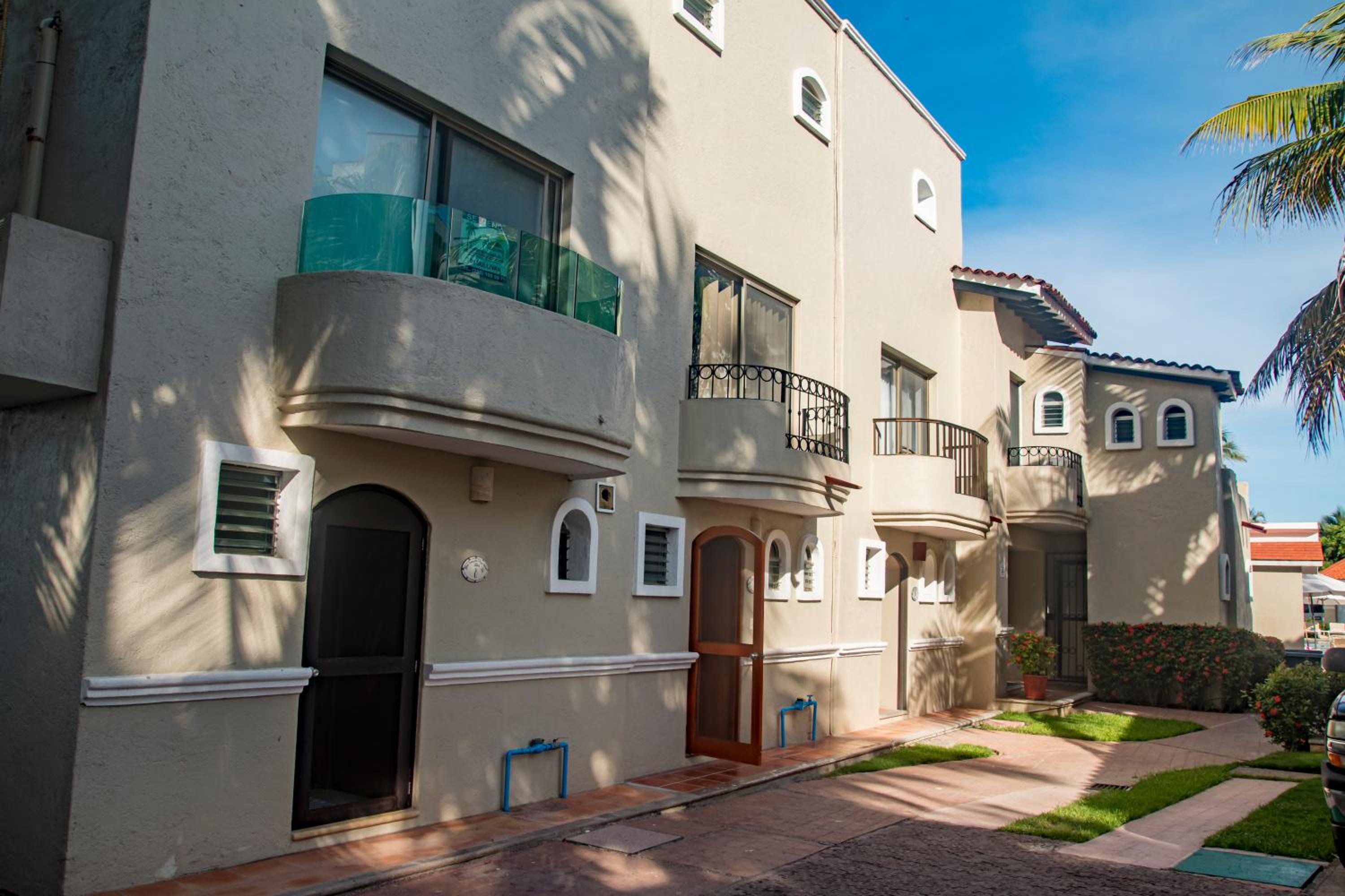 Aca Suites Ixtapa
