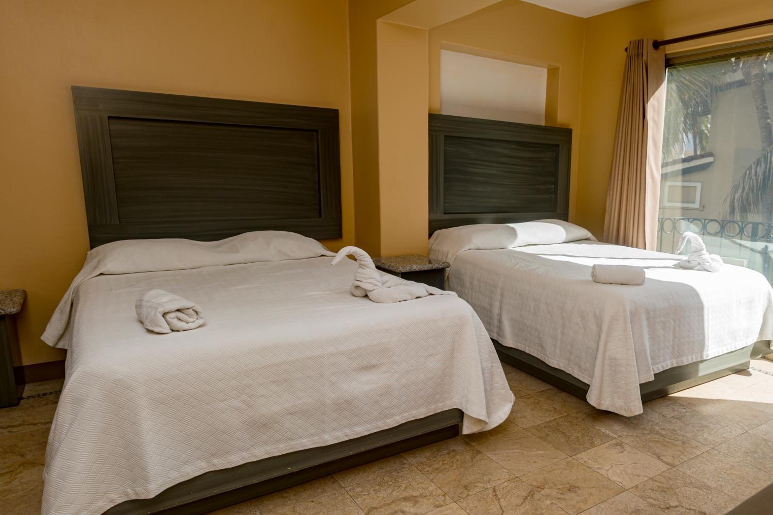 Aca Suites Ixtapa