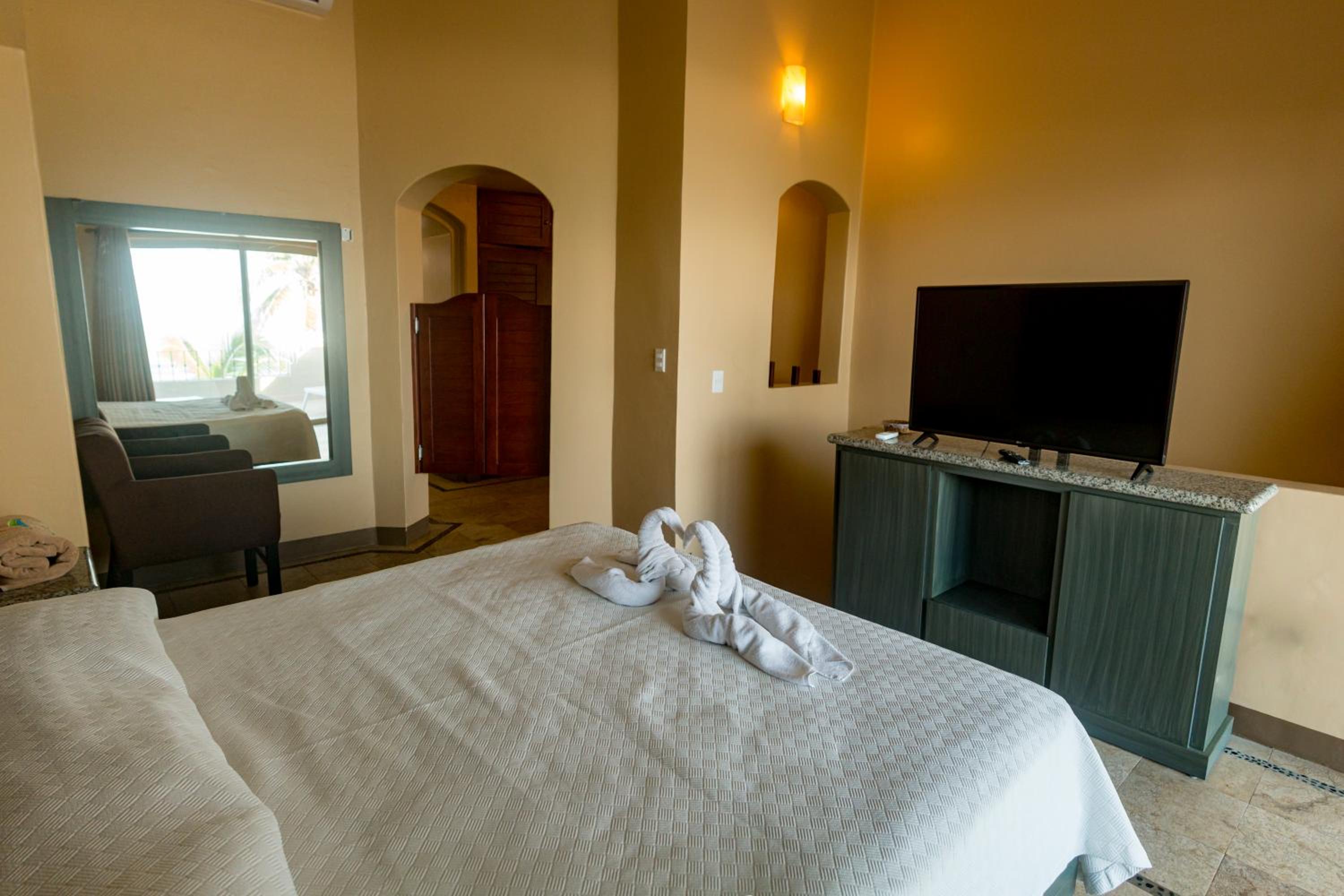 Aca Suites Ixtapa