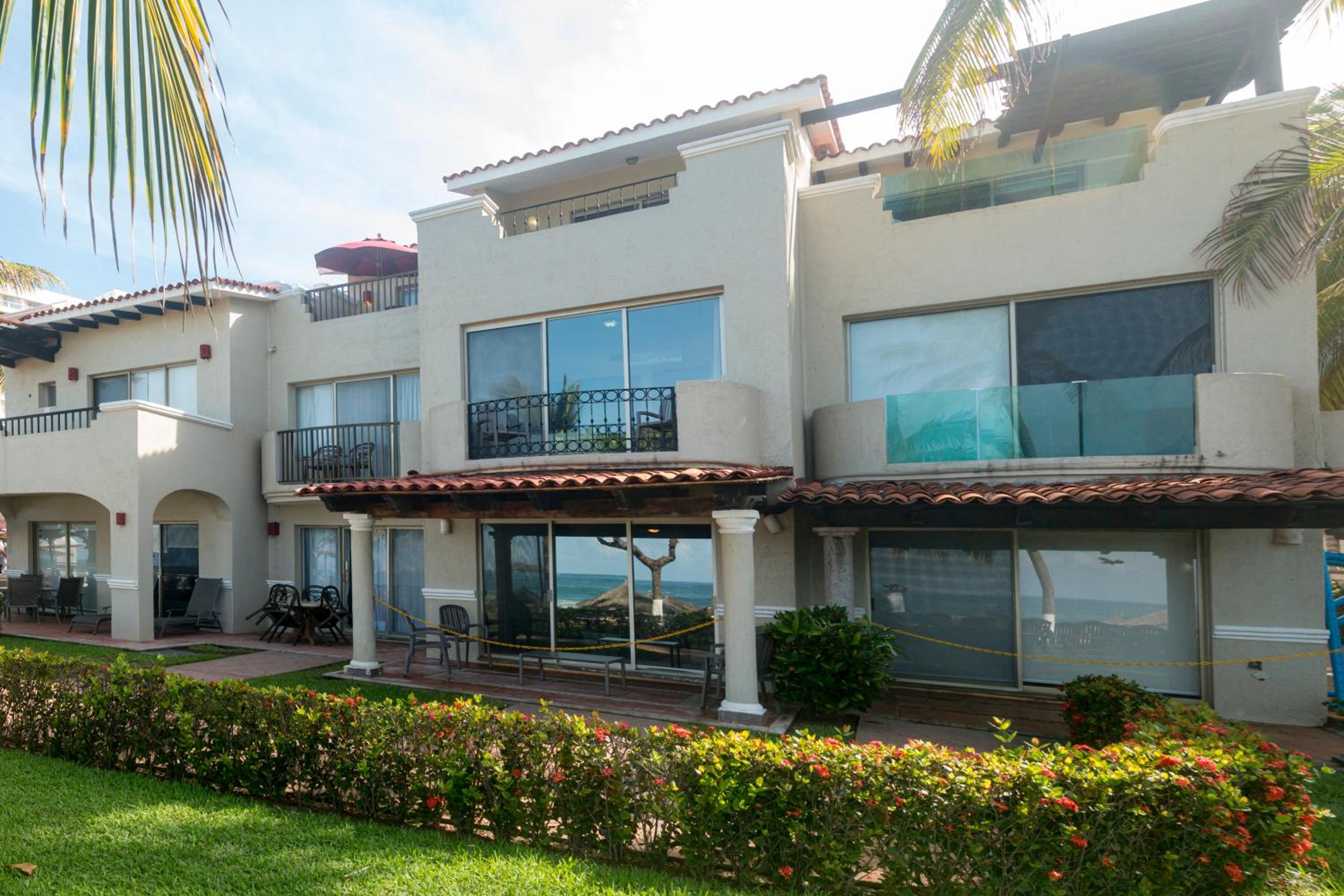 Aca Suites Ixtapa