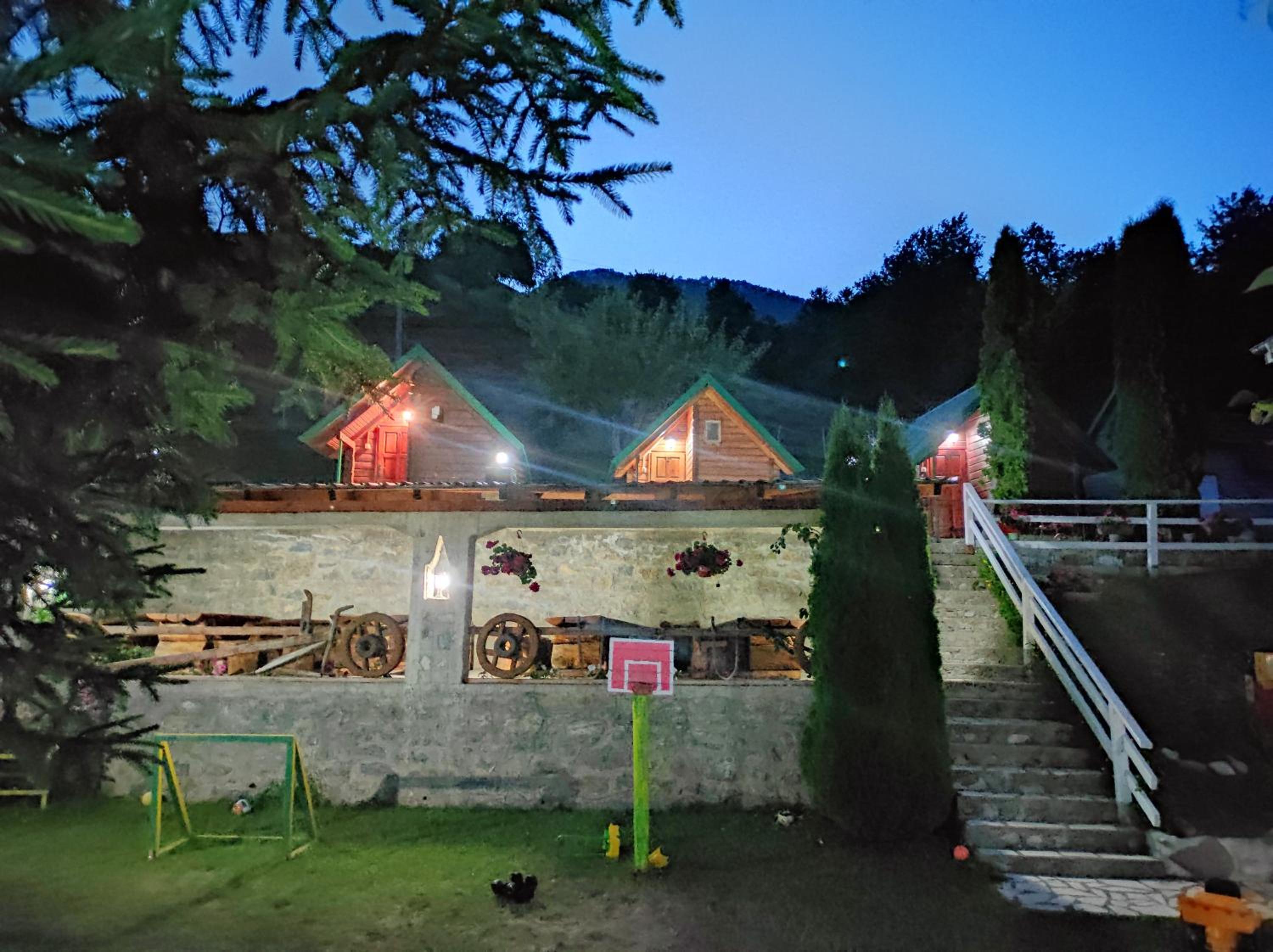 Rural haushold Konak Vukovica kolibe view 5