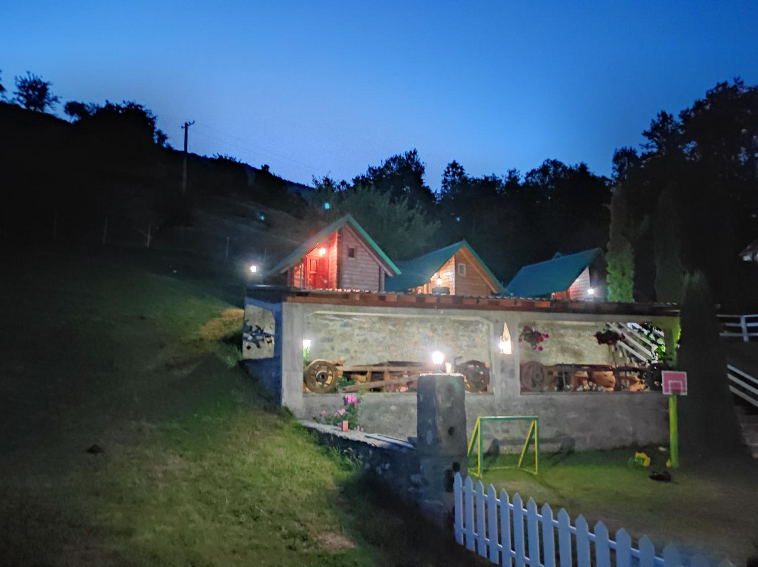 Rural haushold Konak Vukovica kolibe view 4