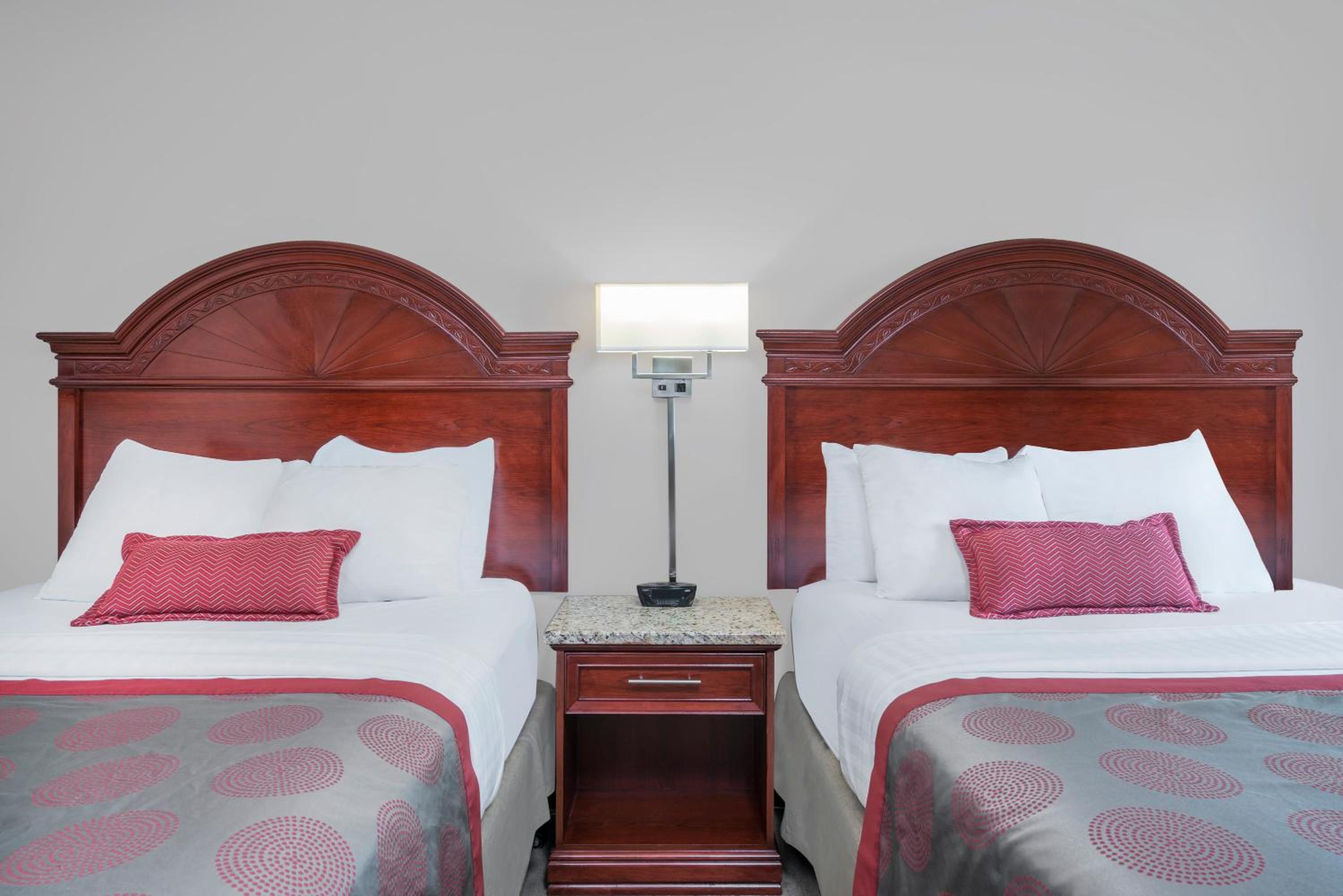 Minneapolis / St Paul Vacations - Ramada by Wyndham Minneapolis Golden Valley - Property Image 11