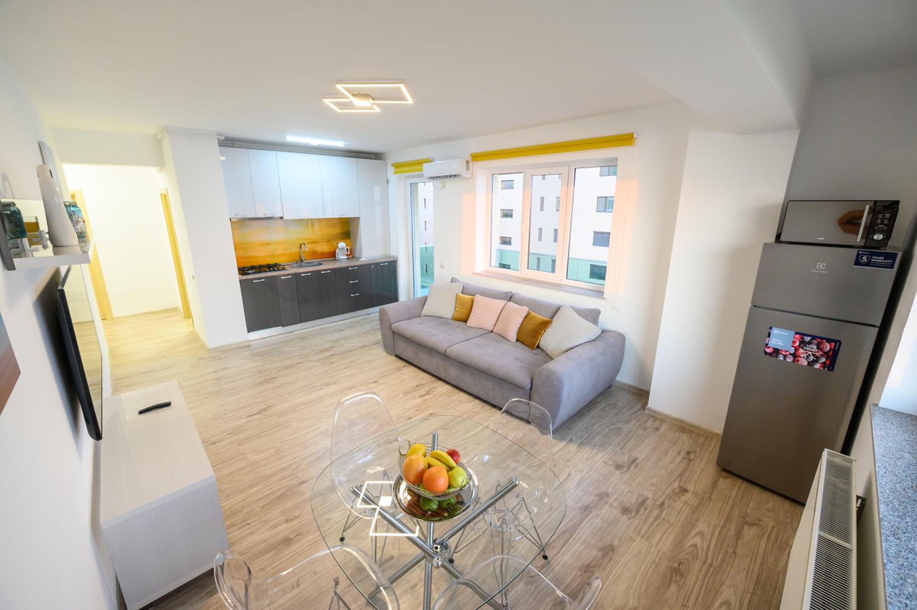 Sunset Lake Apartament Mamaia view 2
