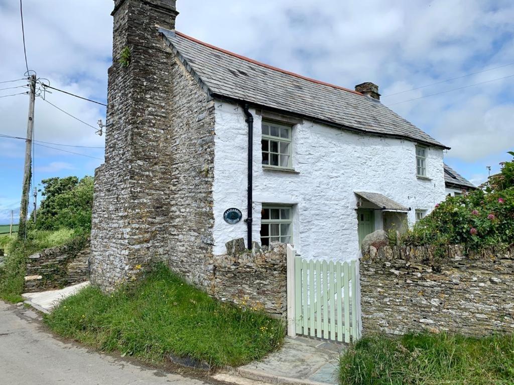 Picture perfect cottage in rural Tintagel view 2