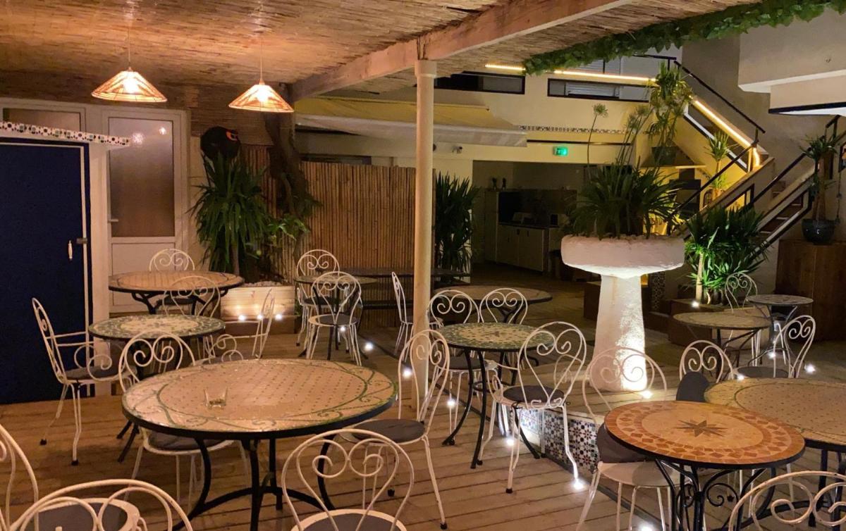 restaurant