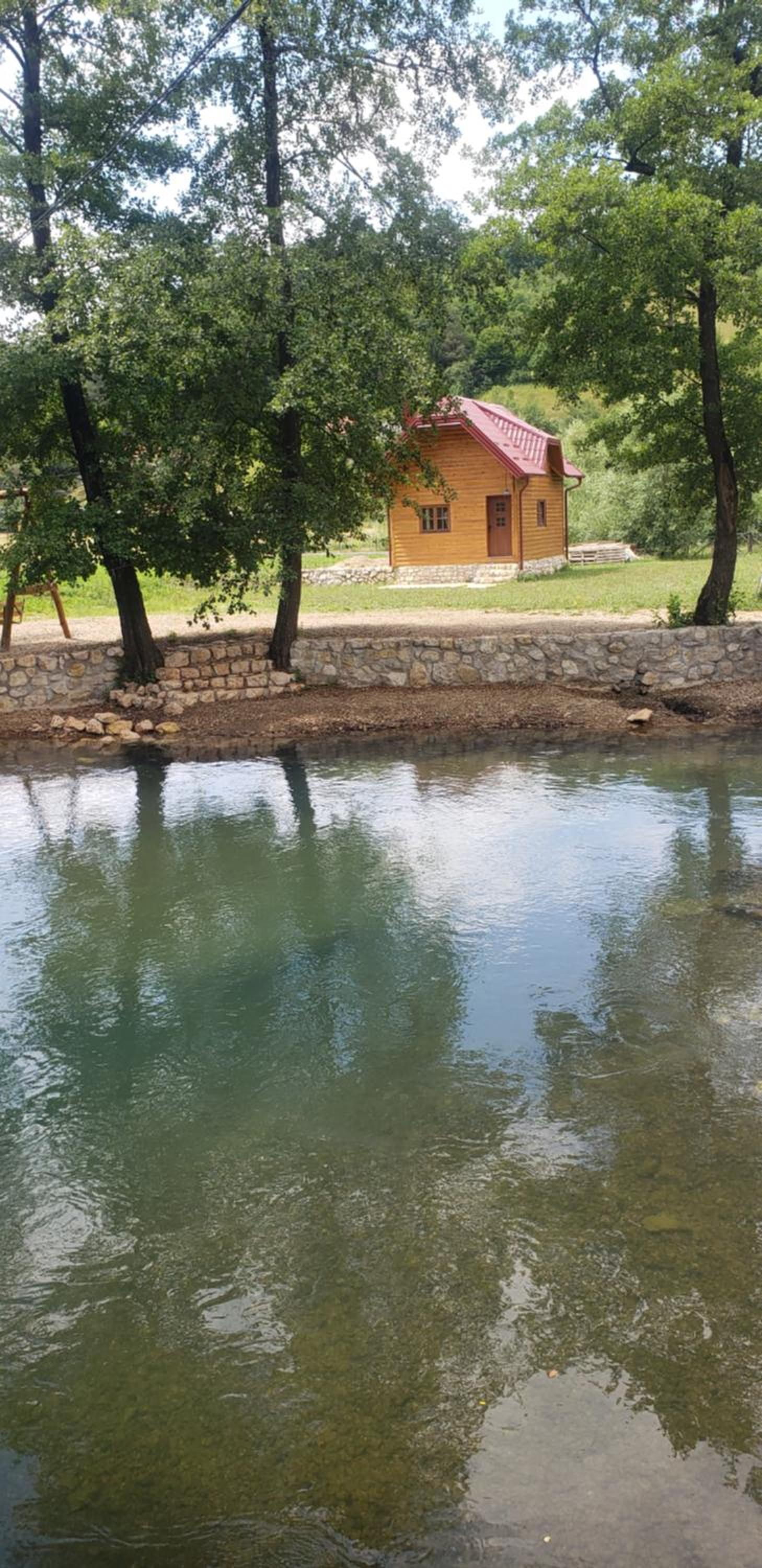 Vikendica na Janju