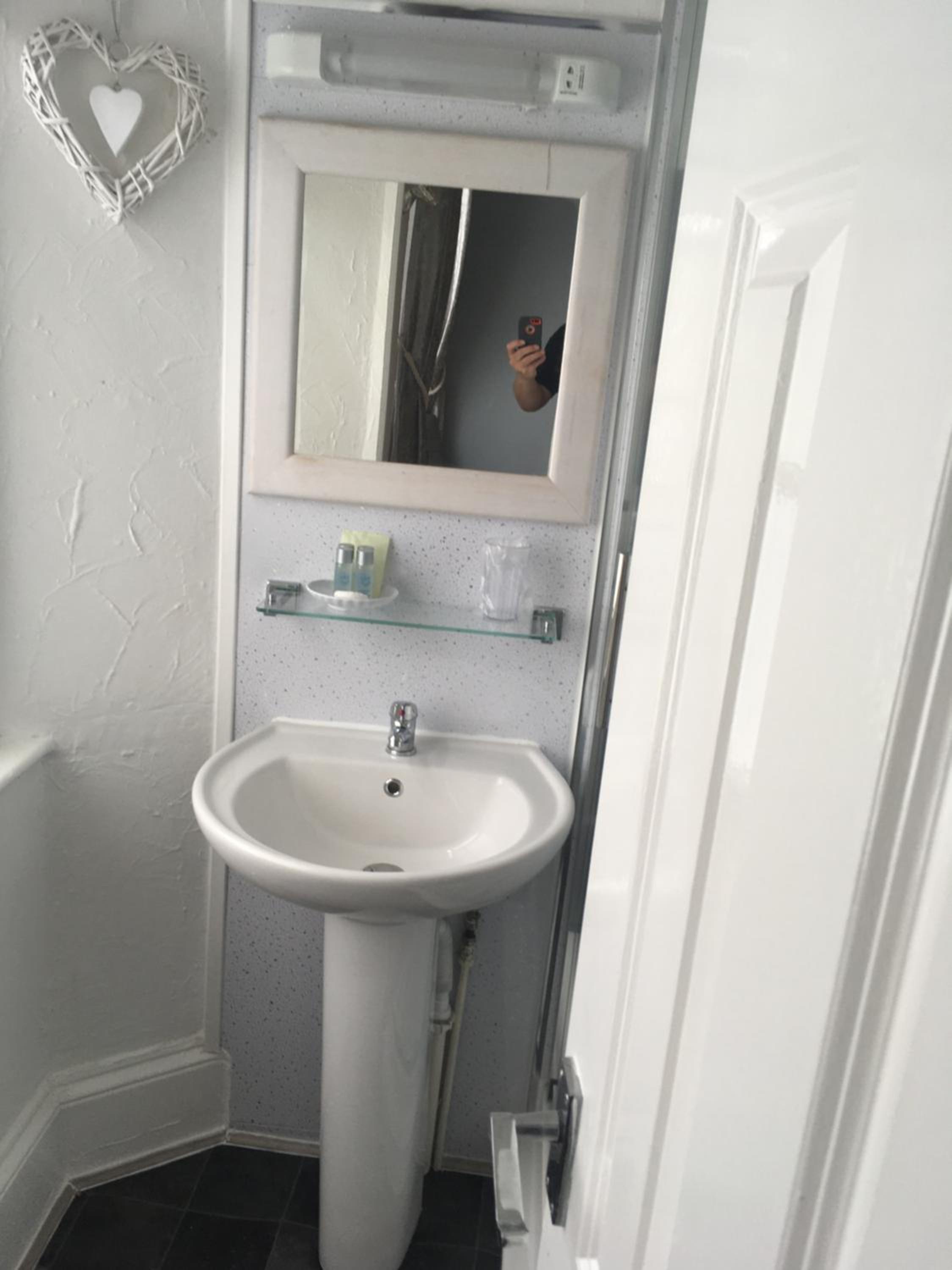 Torquay Vacations - Newburgh Guesthouse - Property Image 13