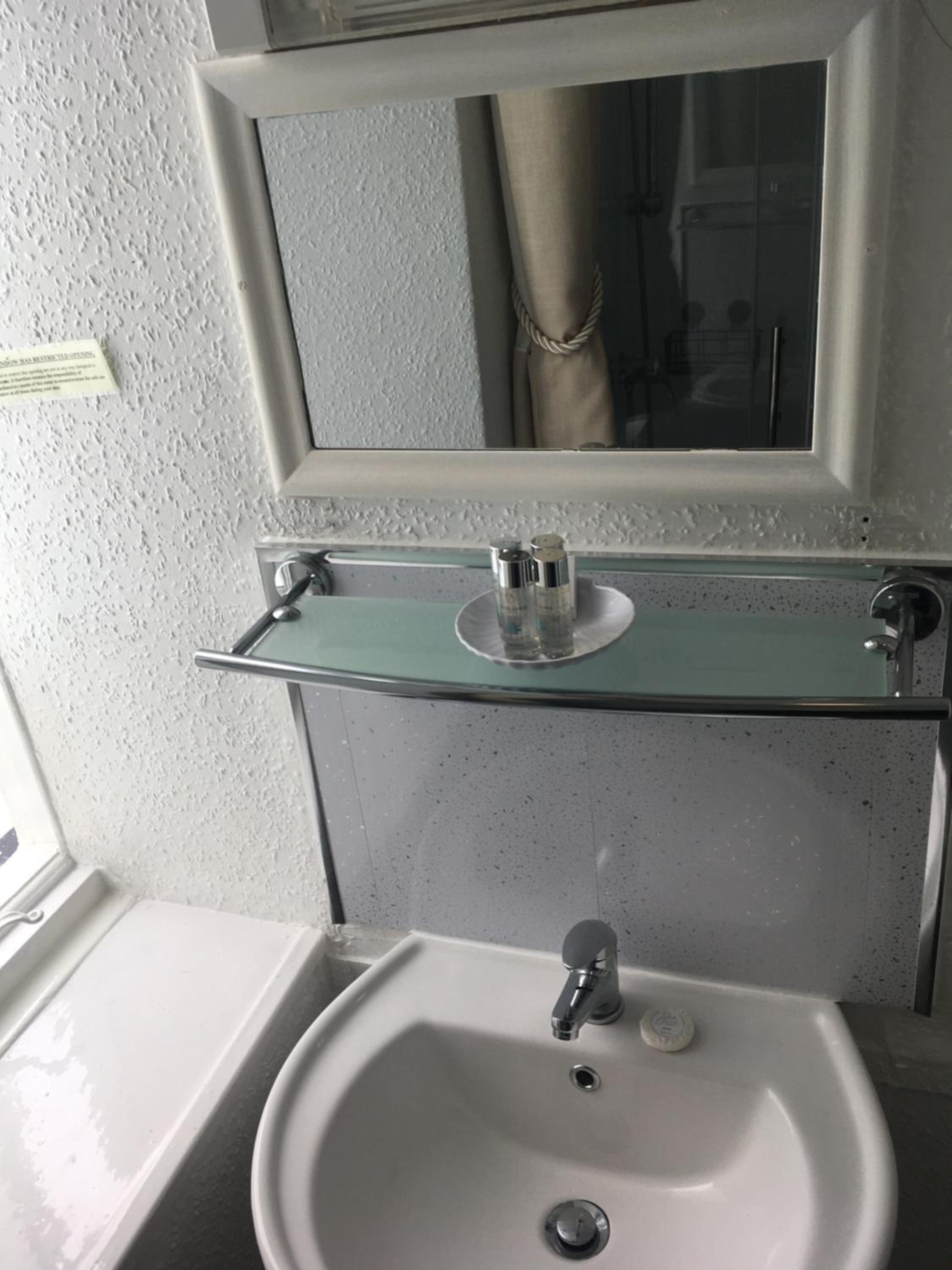 Torquay Vacations - Newburgh Guesthouse - Property Image 9