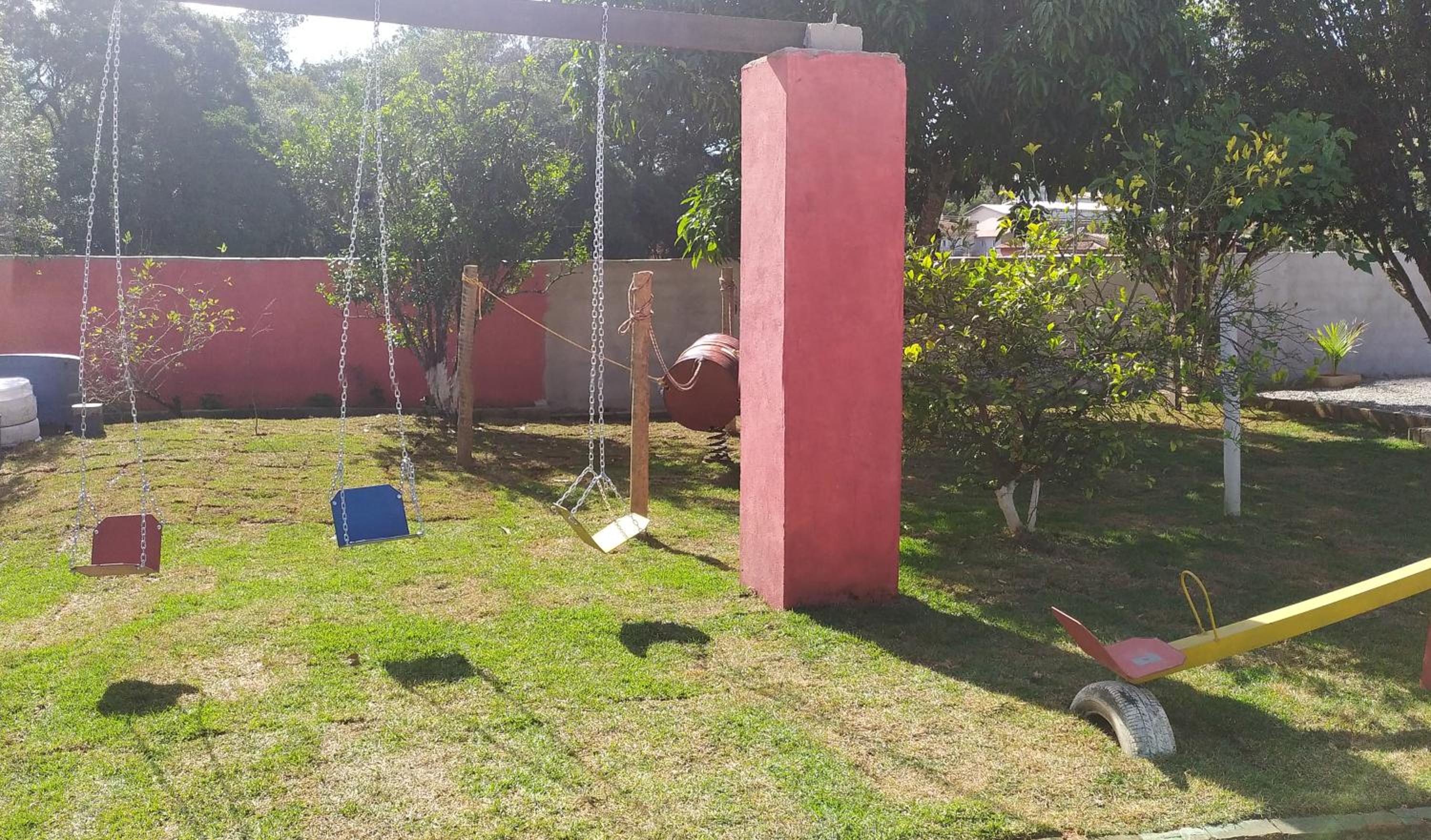 Chácara com piscina área de lazer completa estilo rústico em Socorro