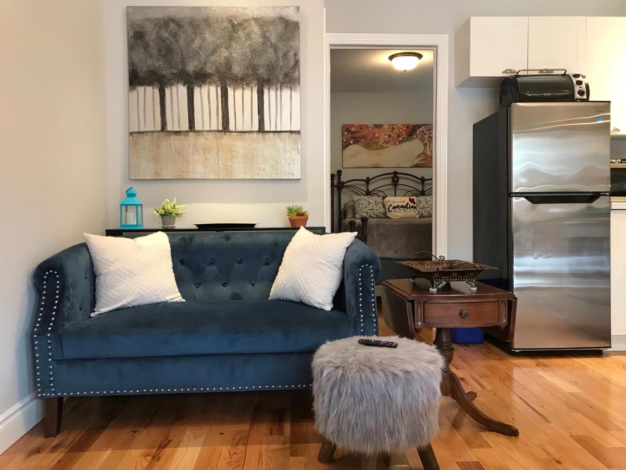 Ottawa Downtown Executive Apartment Retreat with Private Balcony near Bank Street - Sleep Max 2 view 3