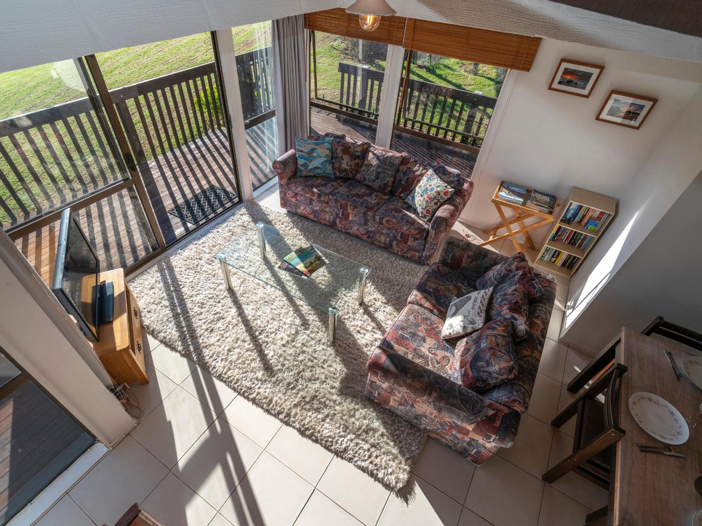 Getaway - Onemana Holiday Chalet view 3