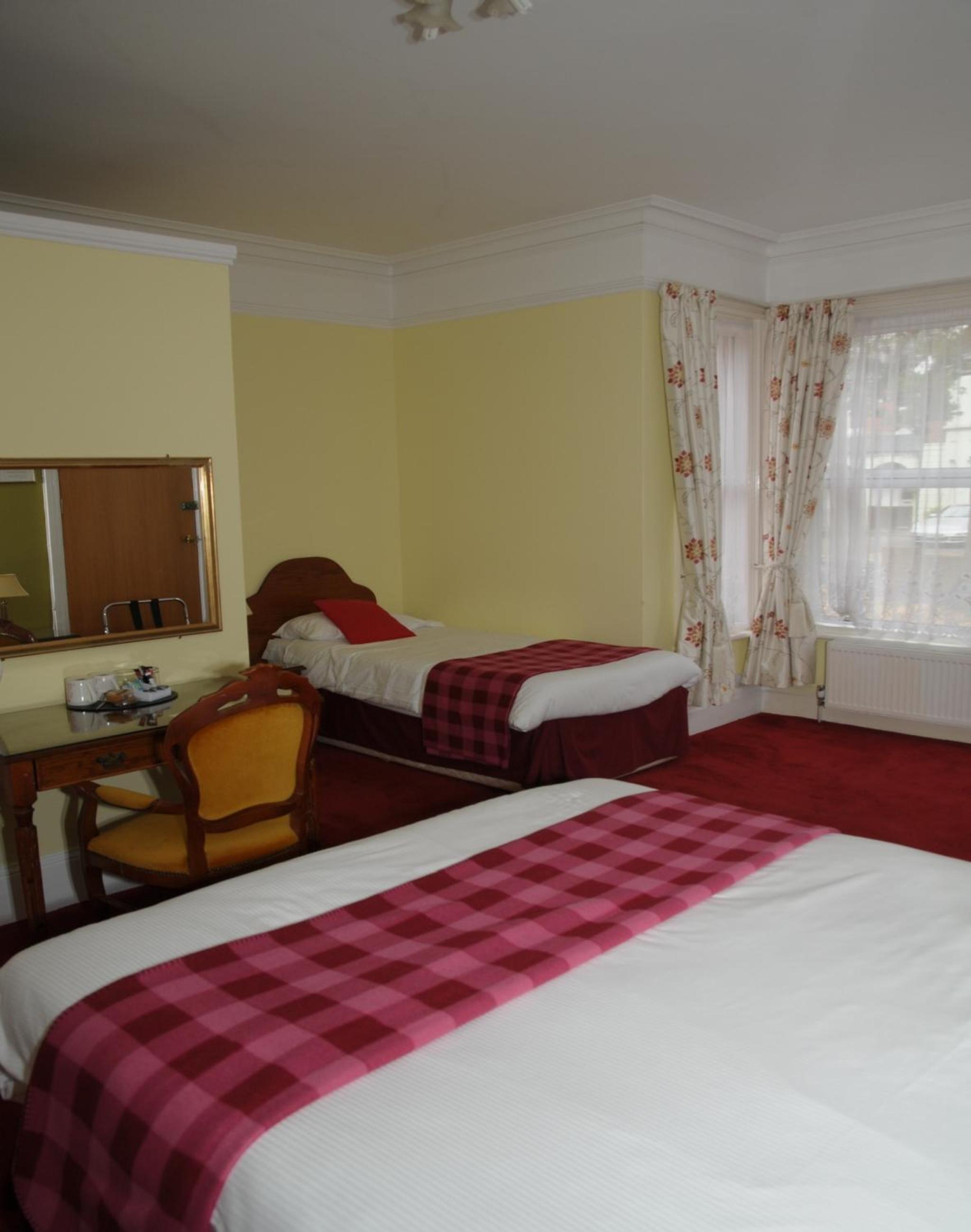 Wimblehurst Hotel