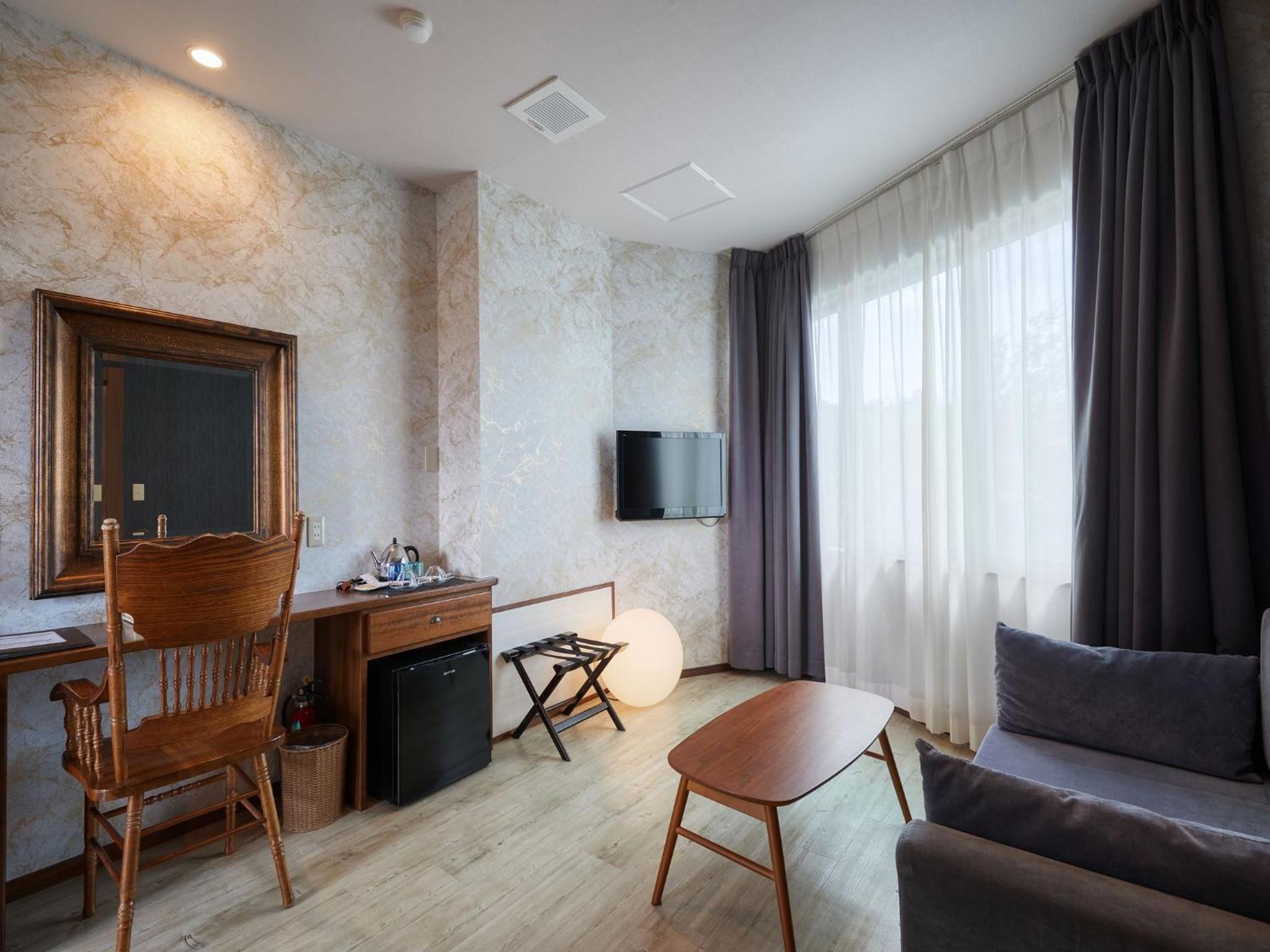 沖縄最高級最大 1250平方メートル 10 full Suite 大プール, 砂浜の傍,30ベッド155映画館