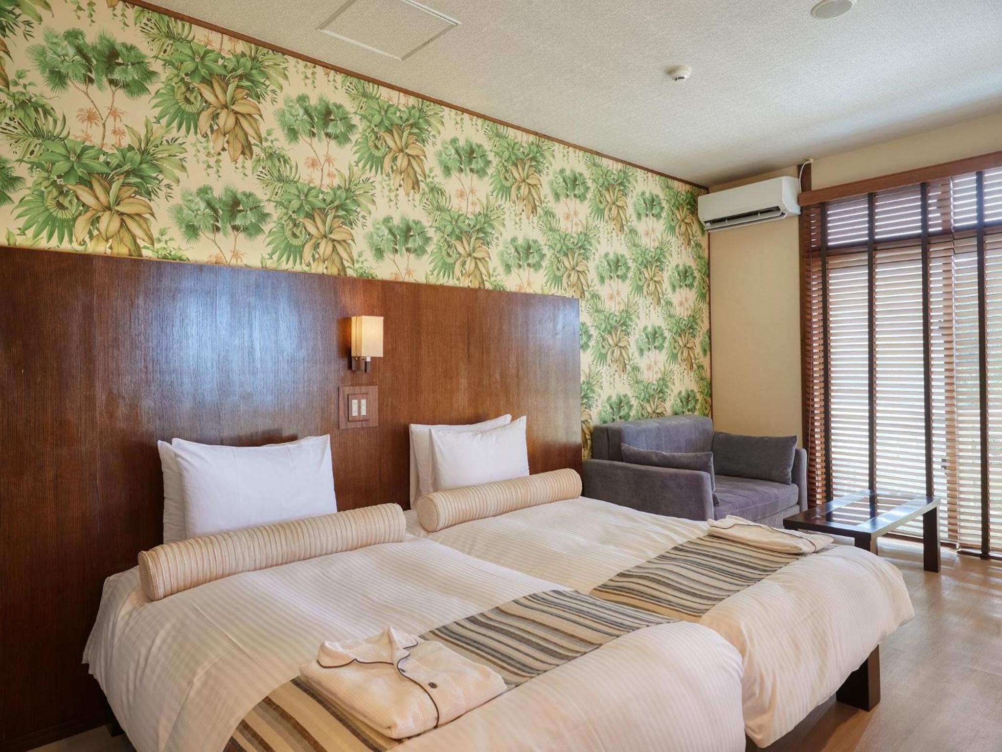 沖縄最高級最大 1250平方メートル 10 full Suite 大プール, 砂浜の傍,30ベッド155映画館