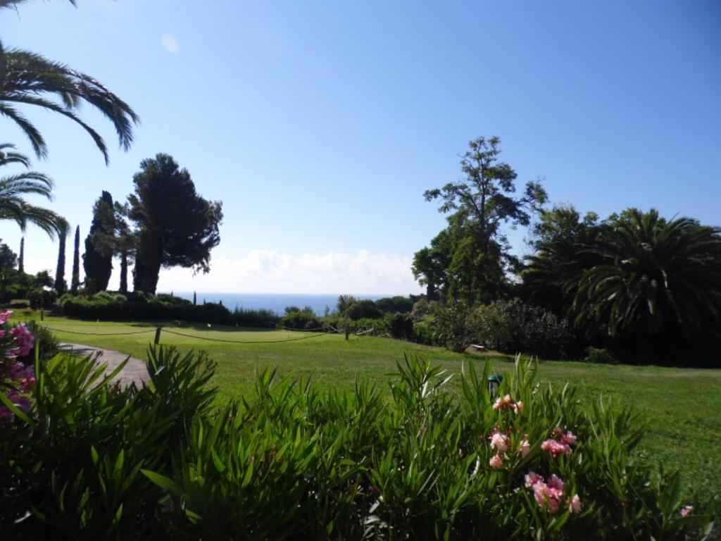 Garden level with sea view for 6 people view 5