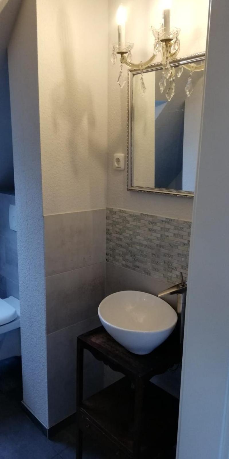 Apartment bei Paulchen en Schneverdingen — bathroom