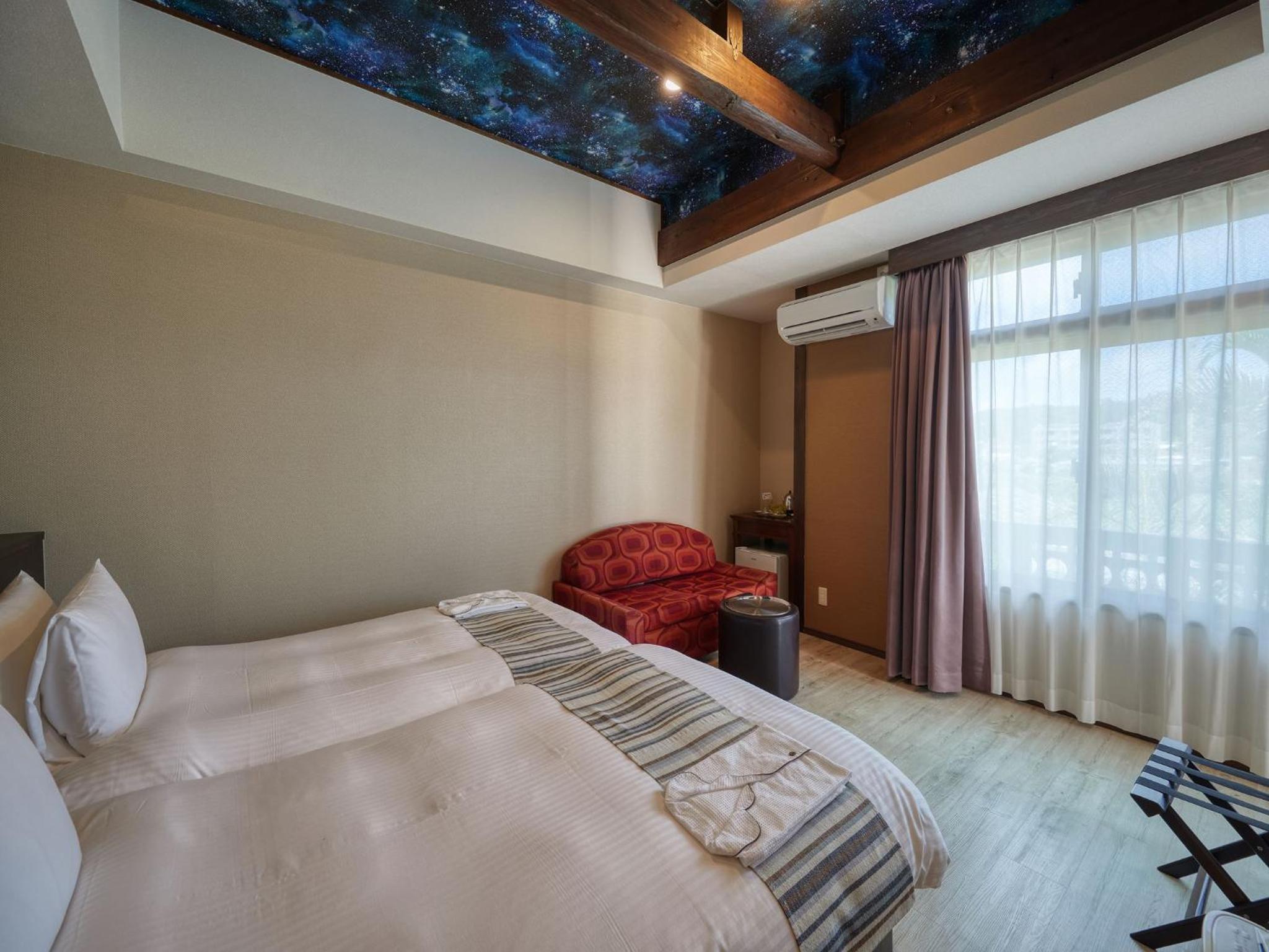 沖縄最高級最大 1250平方メートル 10 full Suite 大プール, 砂浜の傍,30ベッド155映画館