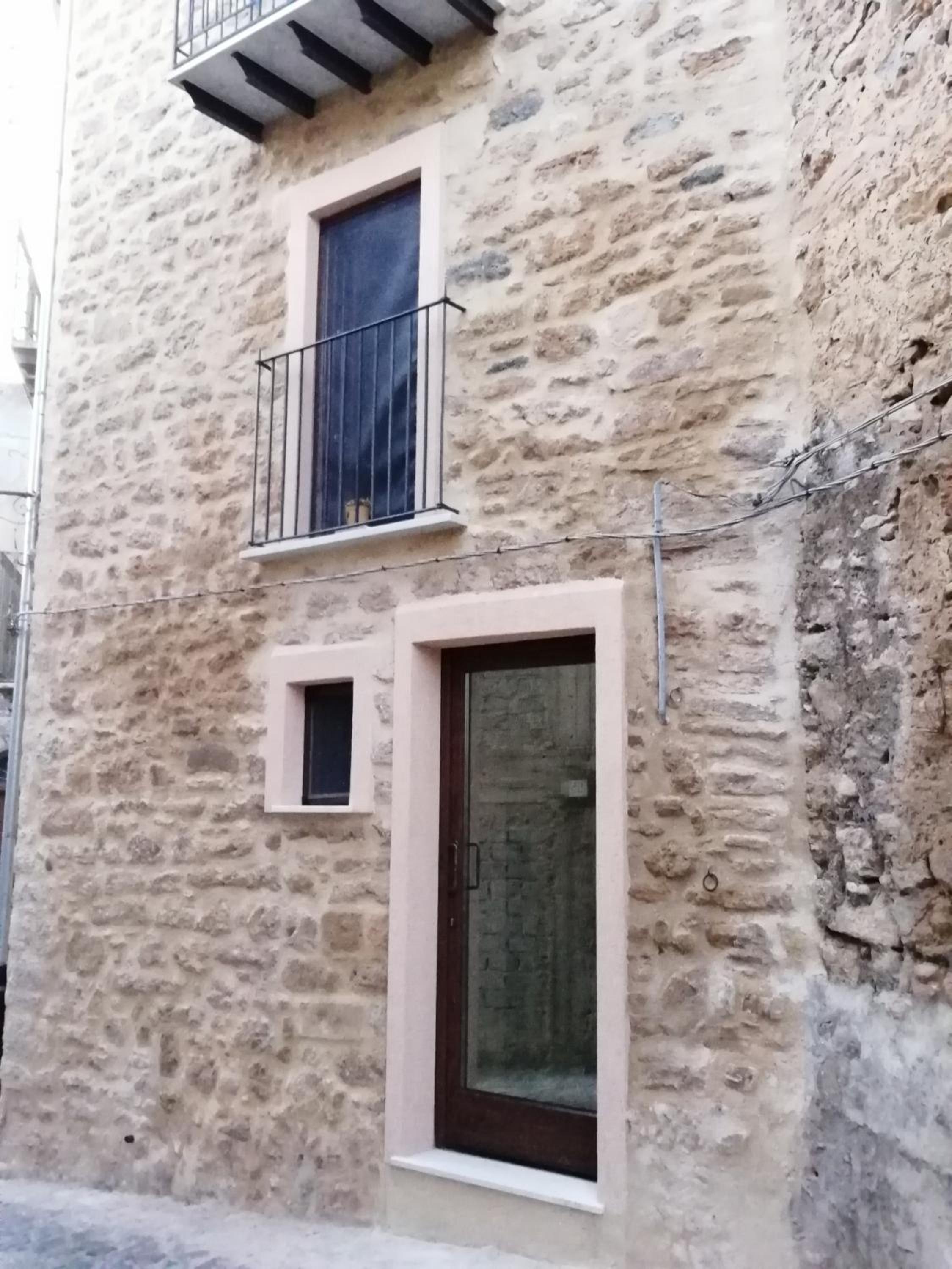 CASA a TORRE - GANGI CENTRO view 2