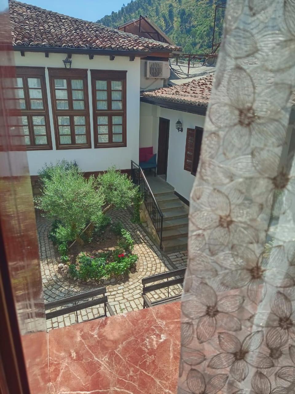 Twins Villa Mangalem