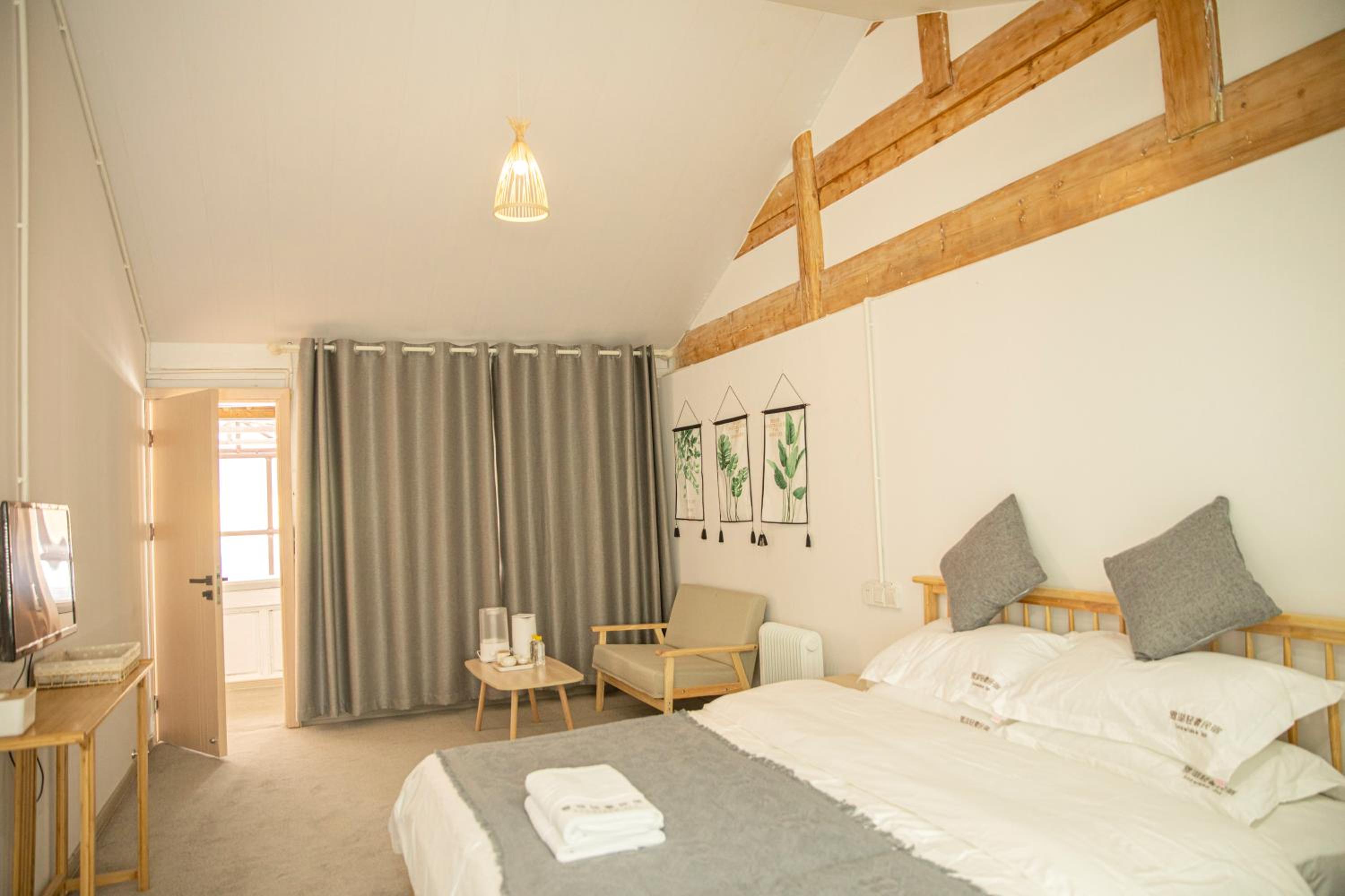 雪湖轻奢民宿 Snowlake Inn