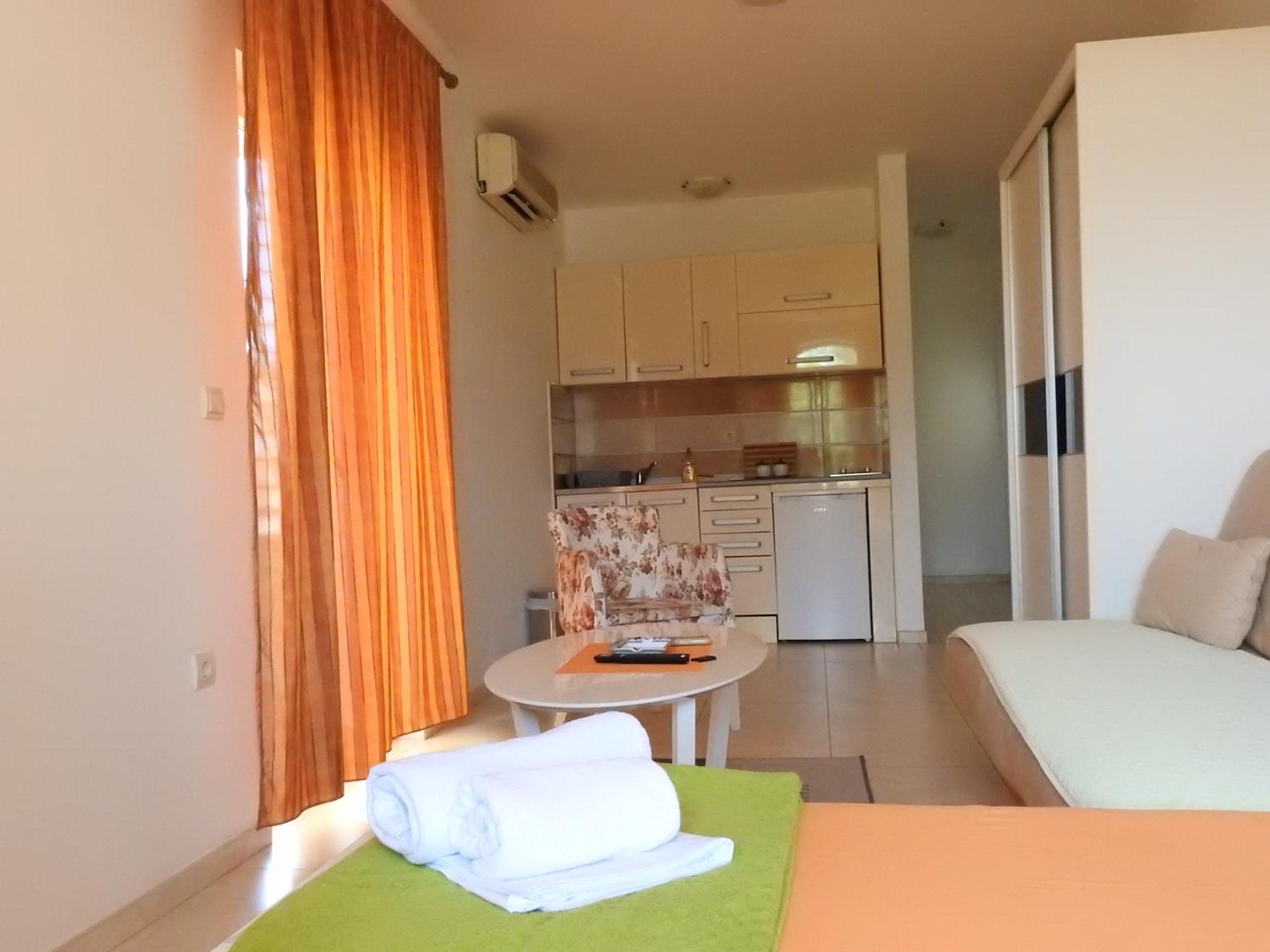 Luna Apartments