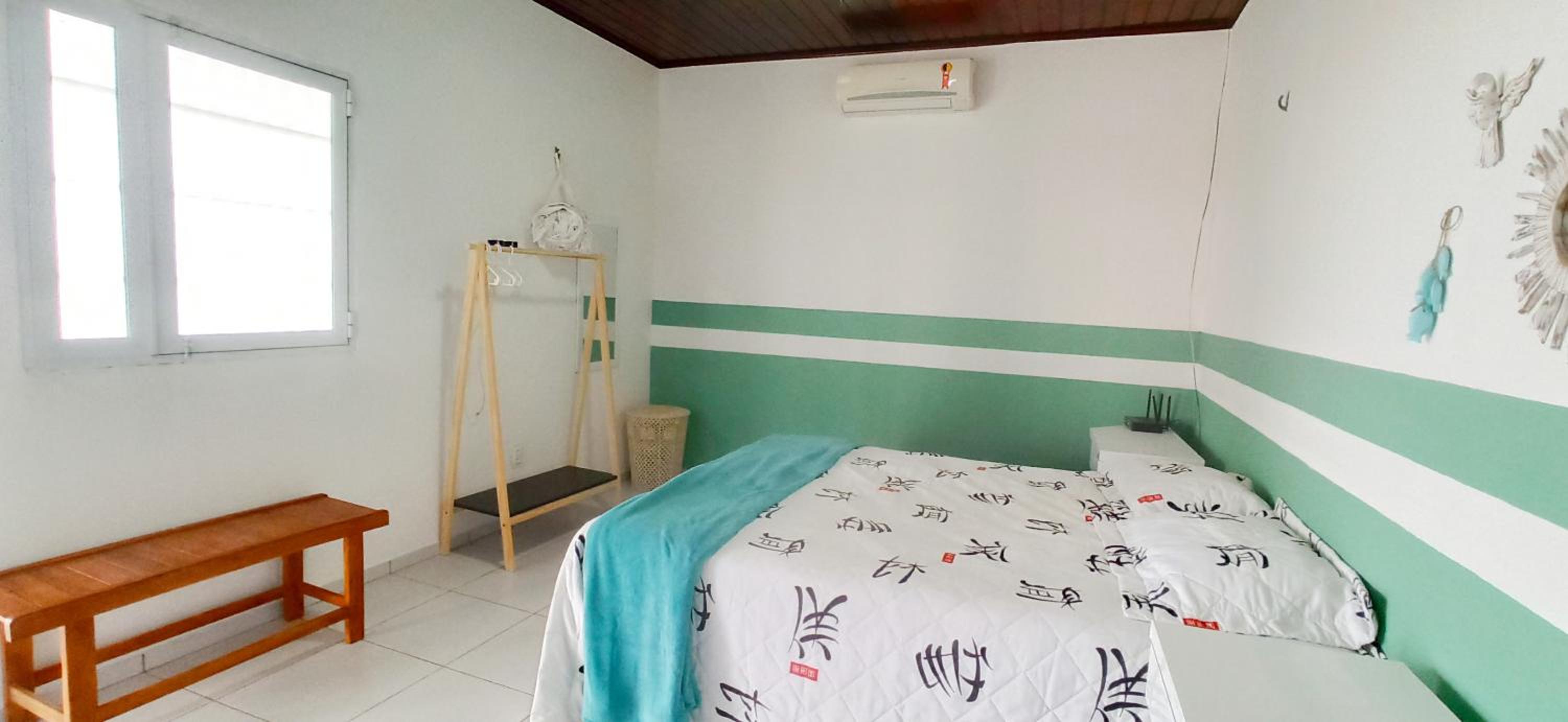 Casa duplex beira mar reformada com piscina no Peito Moça