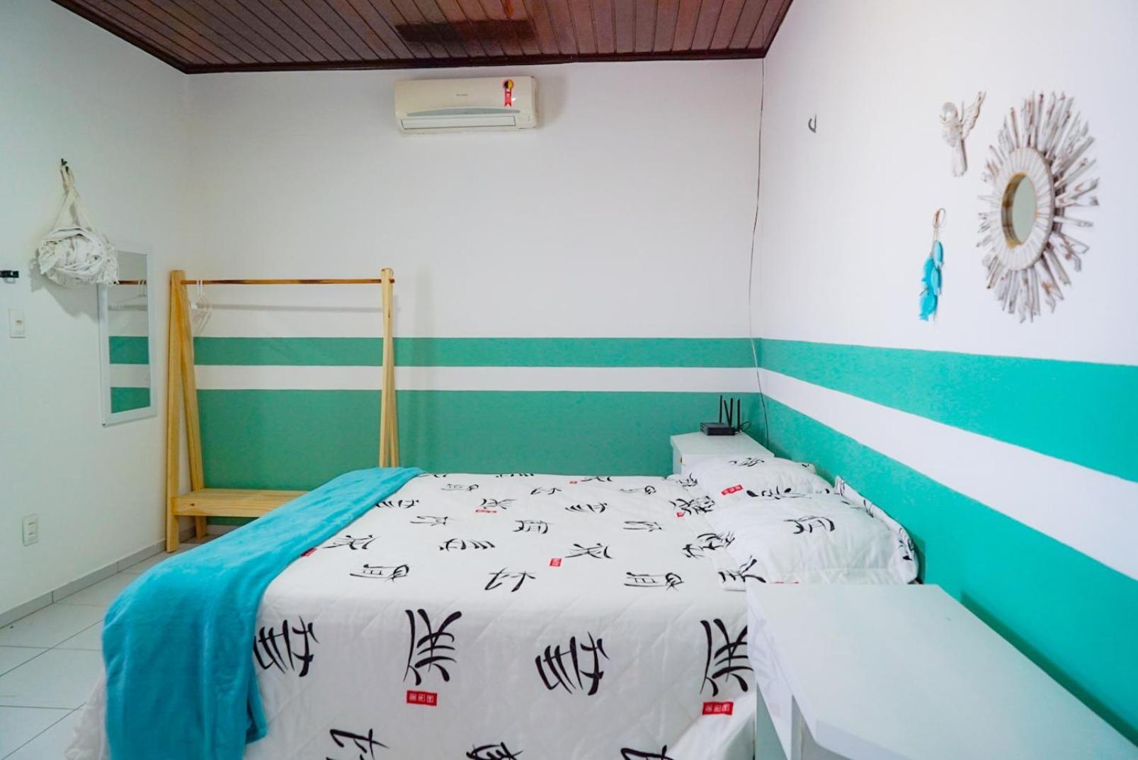 Casa duplex beira mar reformada com piscina no Peito Moça