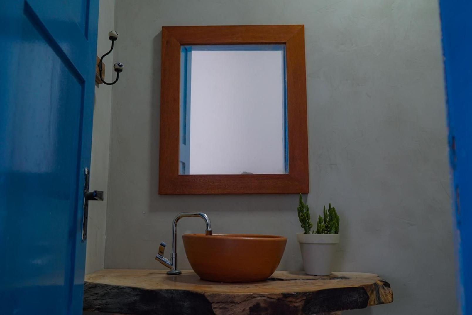 Casa duplex beira mar reformada com piscina no Peito Moça