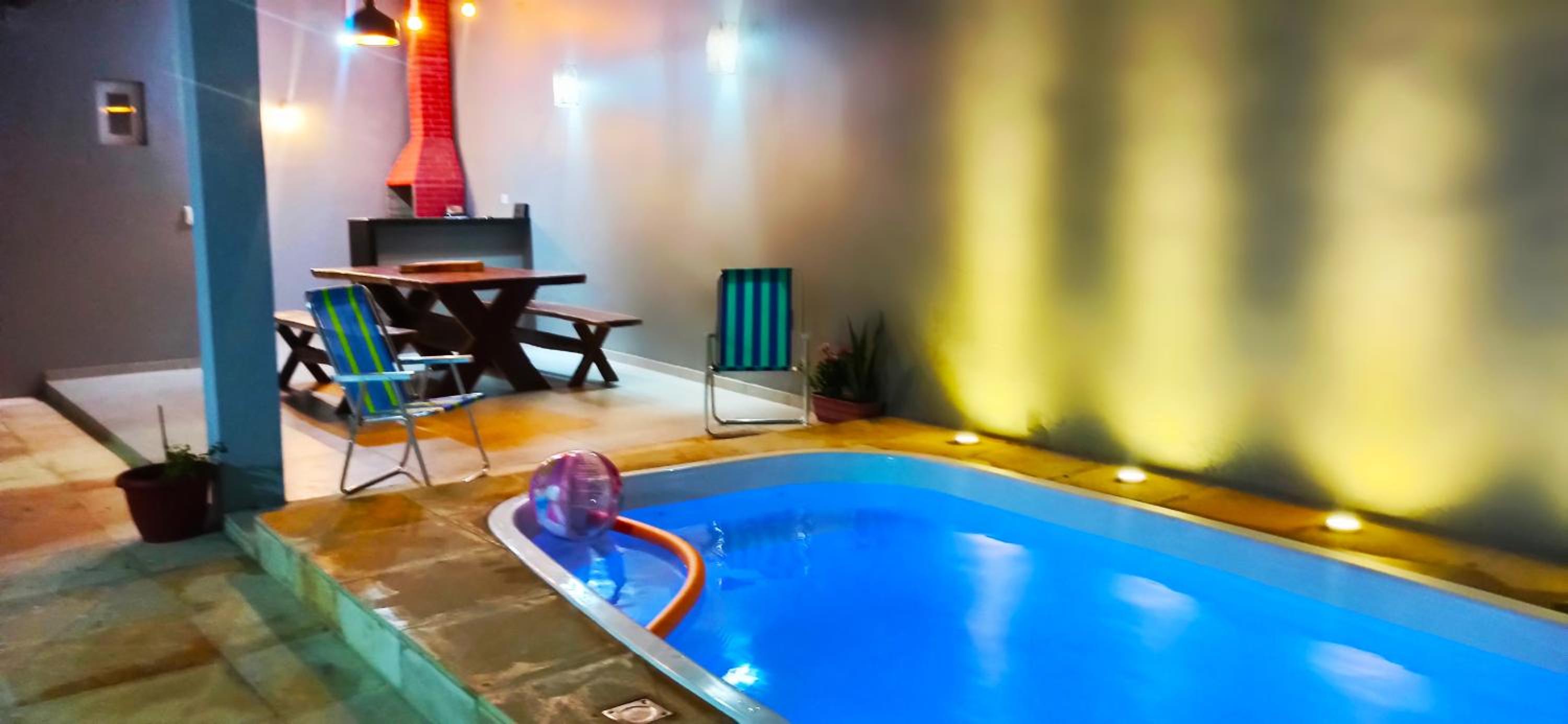 Casa duplex beira mar reformada com piscina no Peito Moça