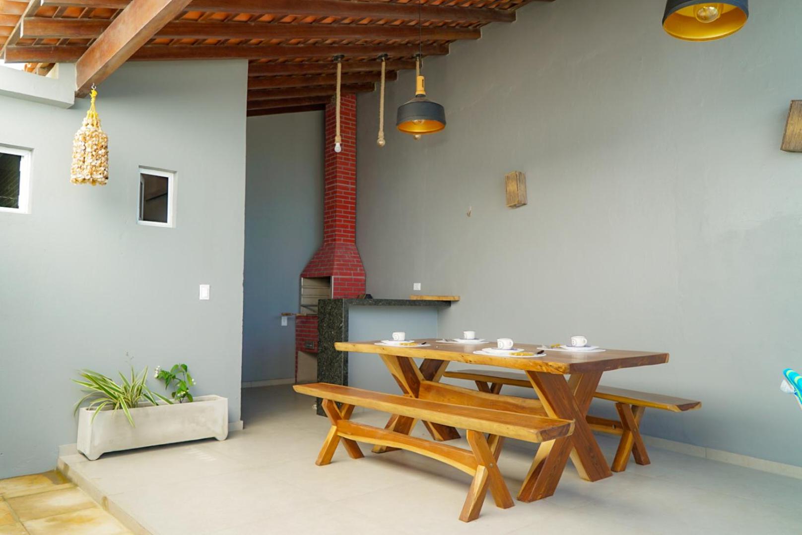 Casa duplex beira mar reformada com piscina no Peito Moça