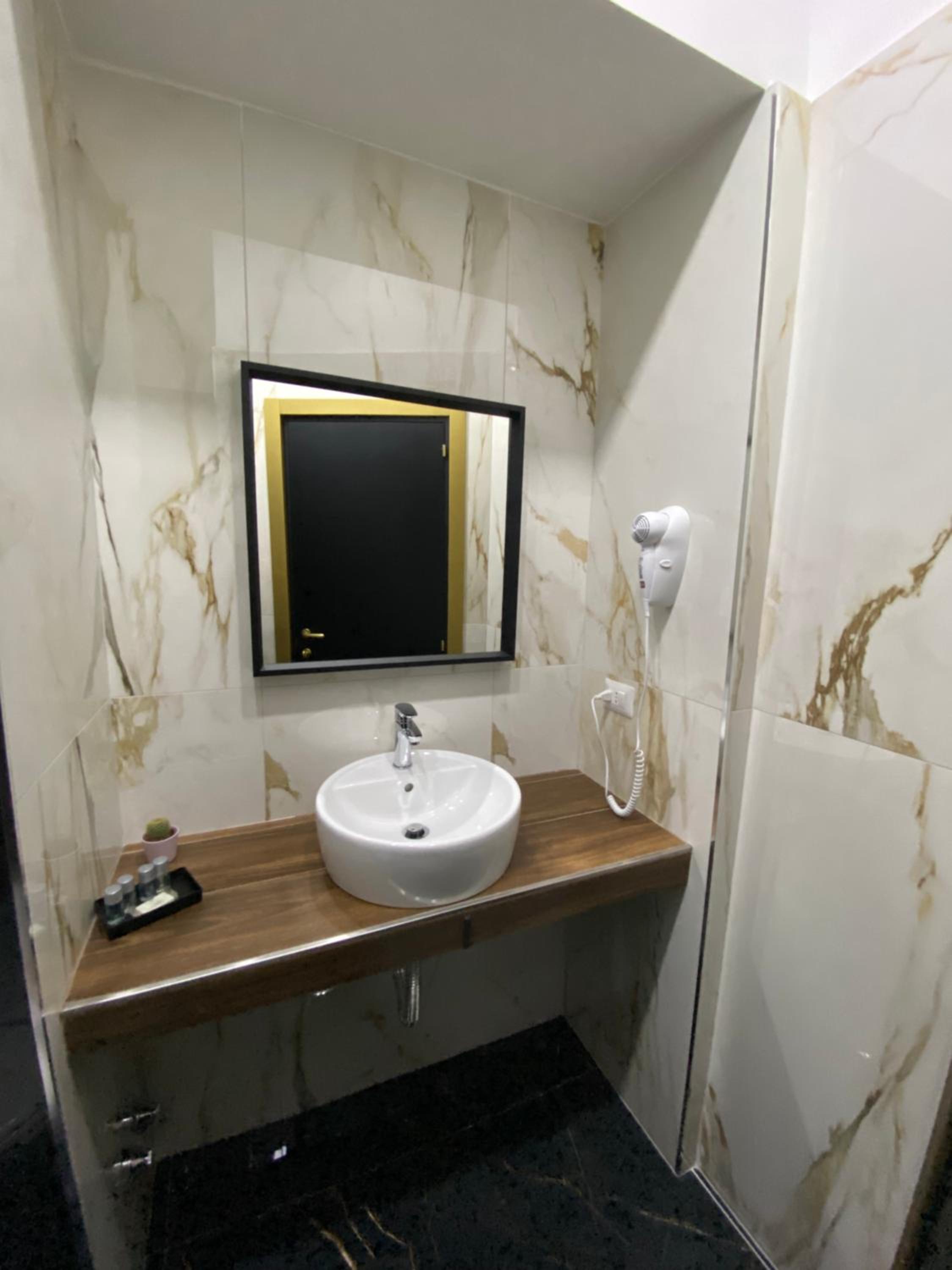 Katarios Suite