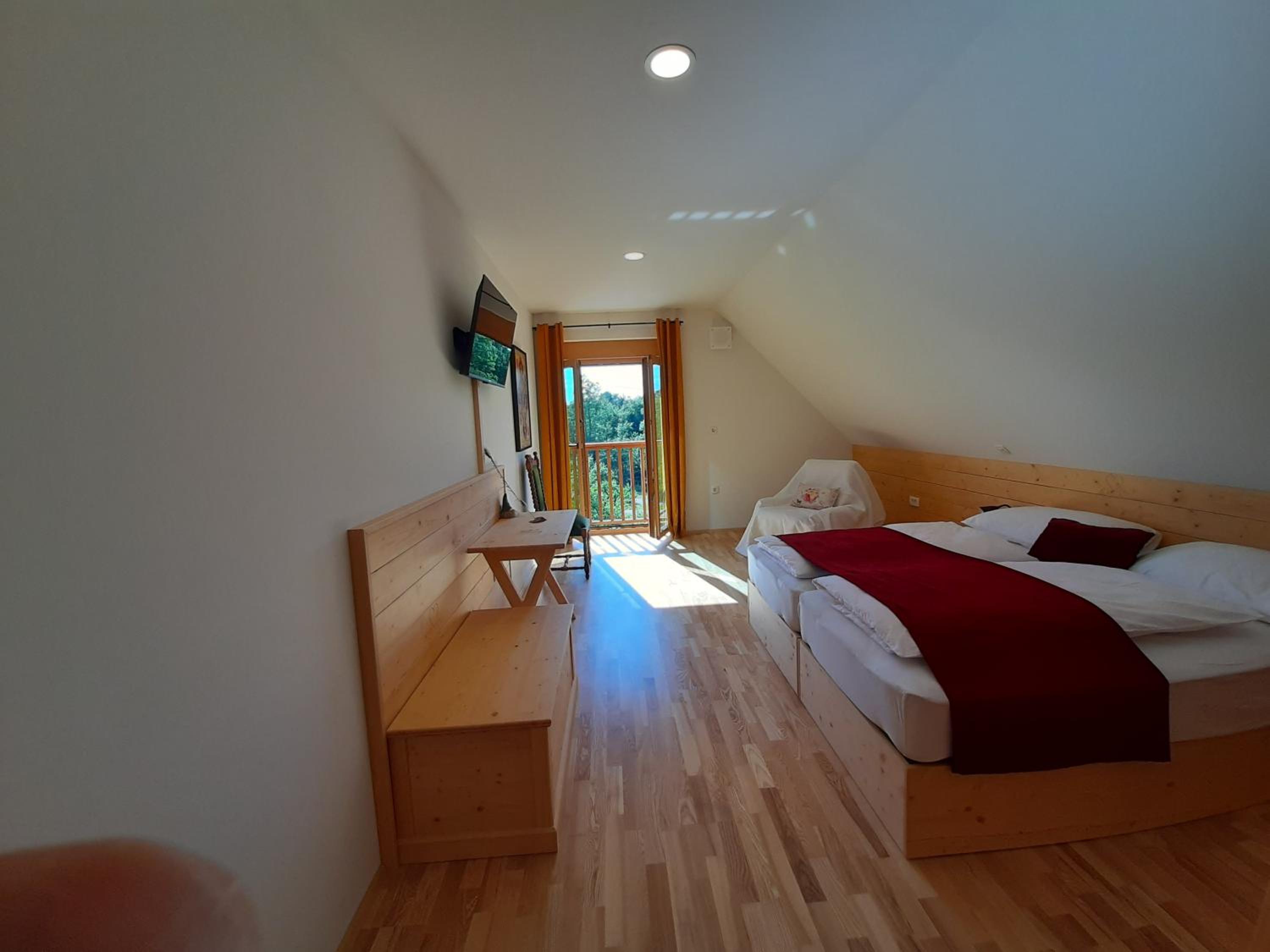 Rooms & Wine Lilek view 3