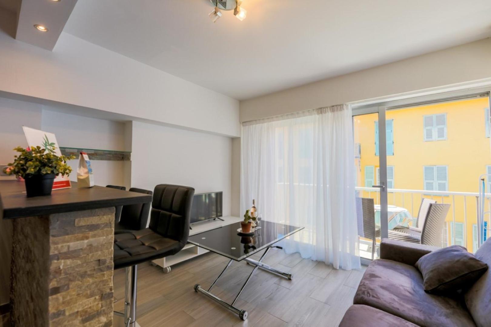 SUEDE 2 AP4208 By Riviera Holiday Homes view 2