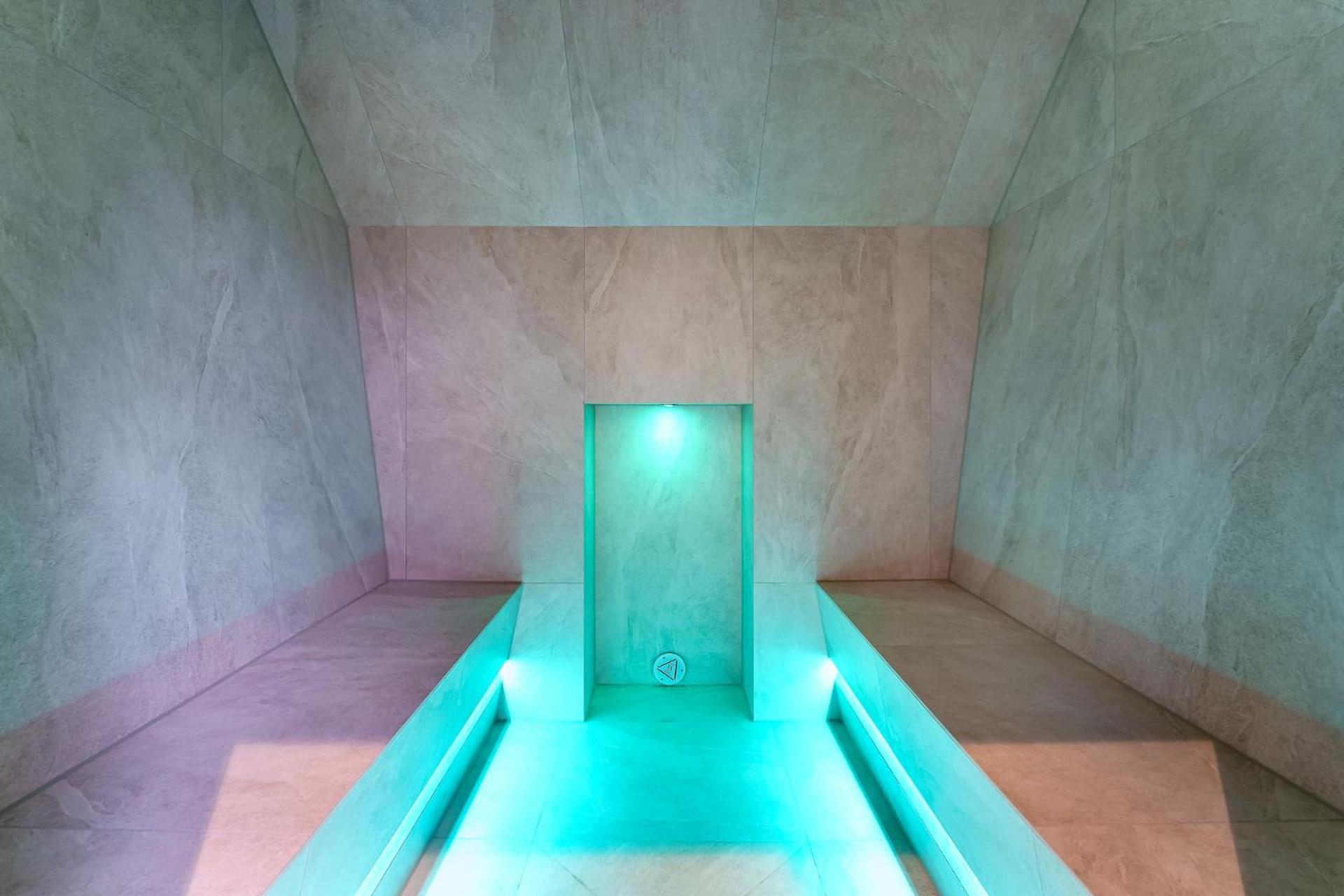 SCHWARZENBACH - Apartments & Rooftop Pool