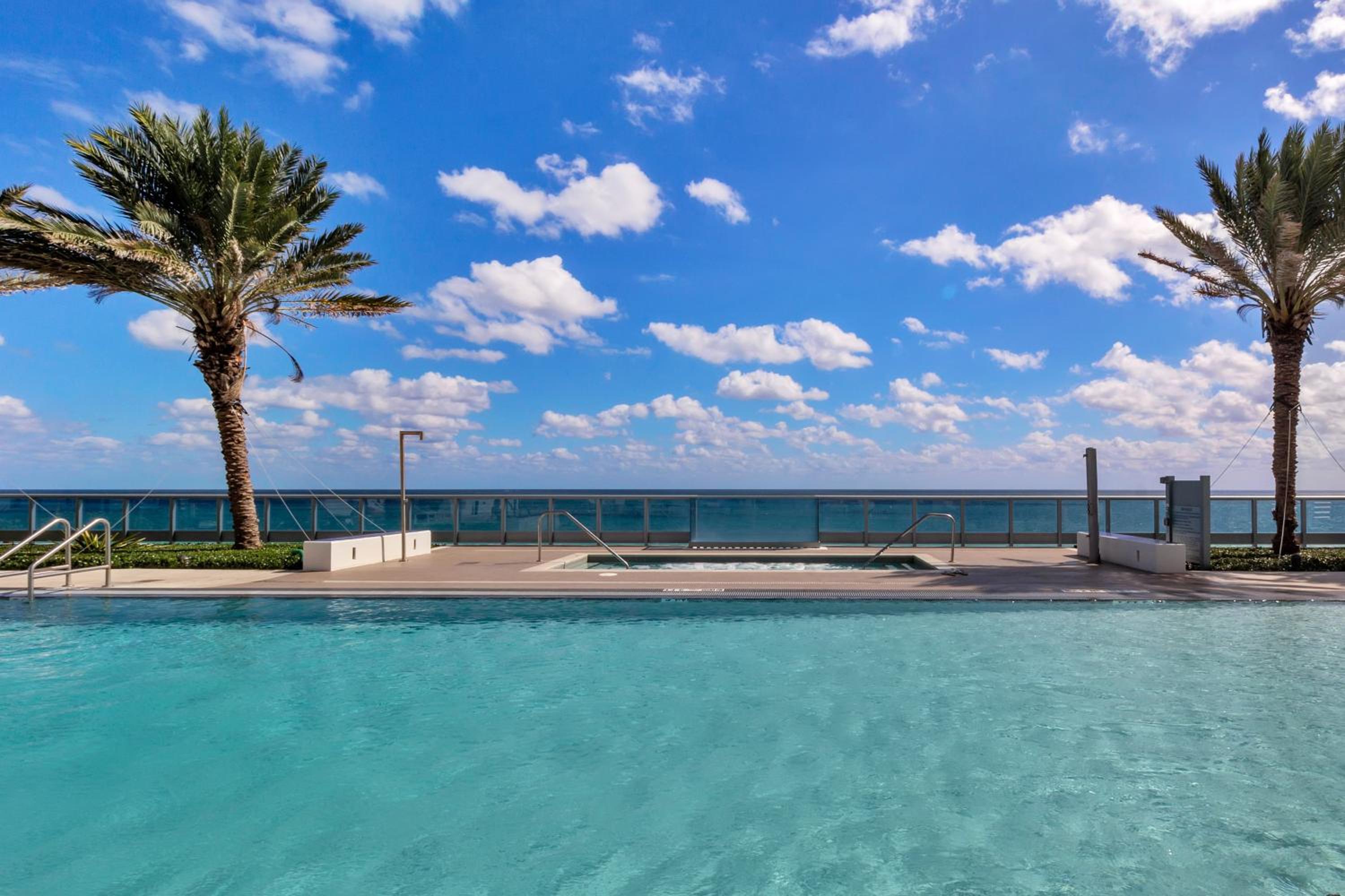 Dharma Home Suites Miami Beach at Monte Carlo