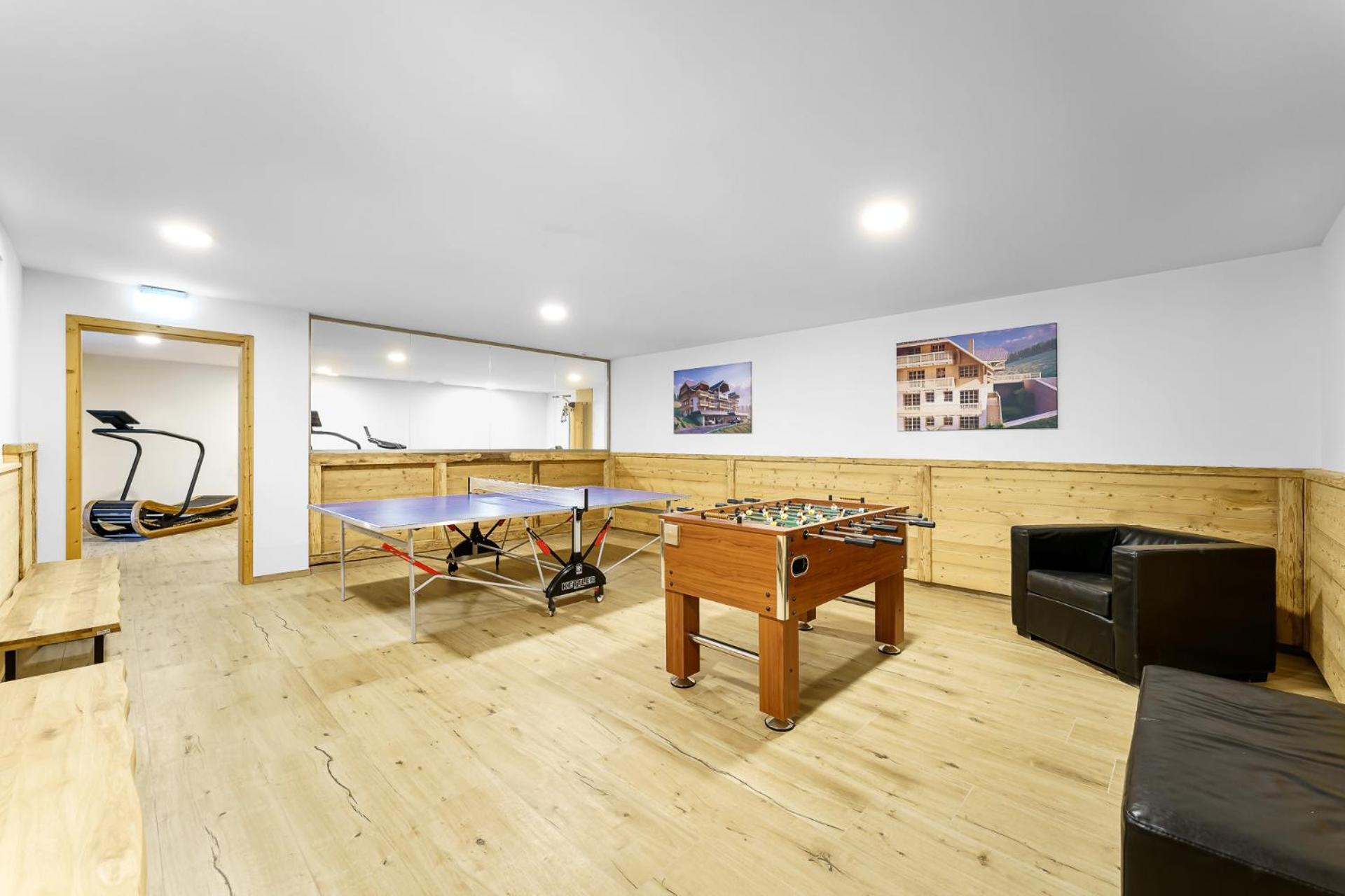 SCHWARZENBACH - Apartments & Rooftop Pool