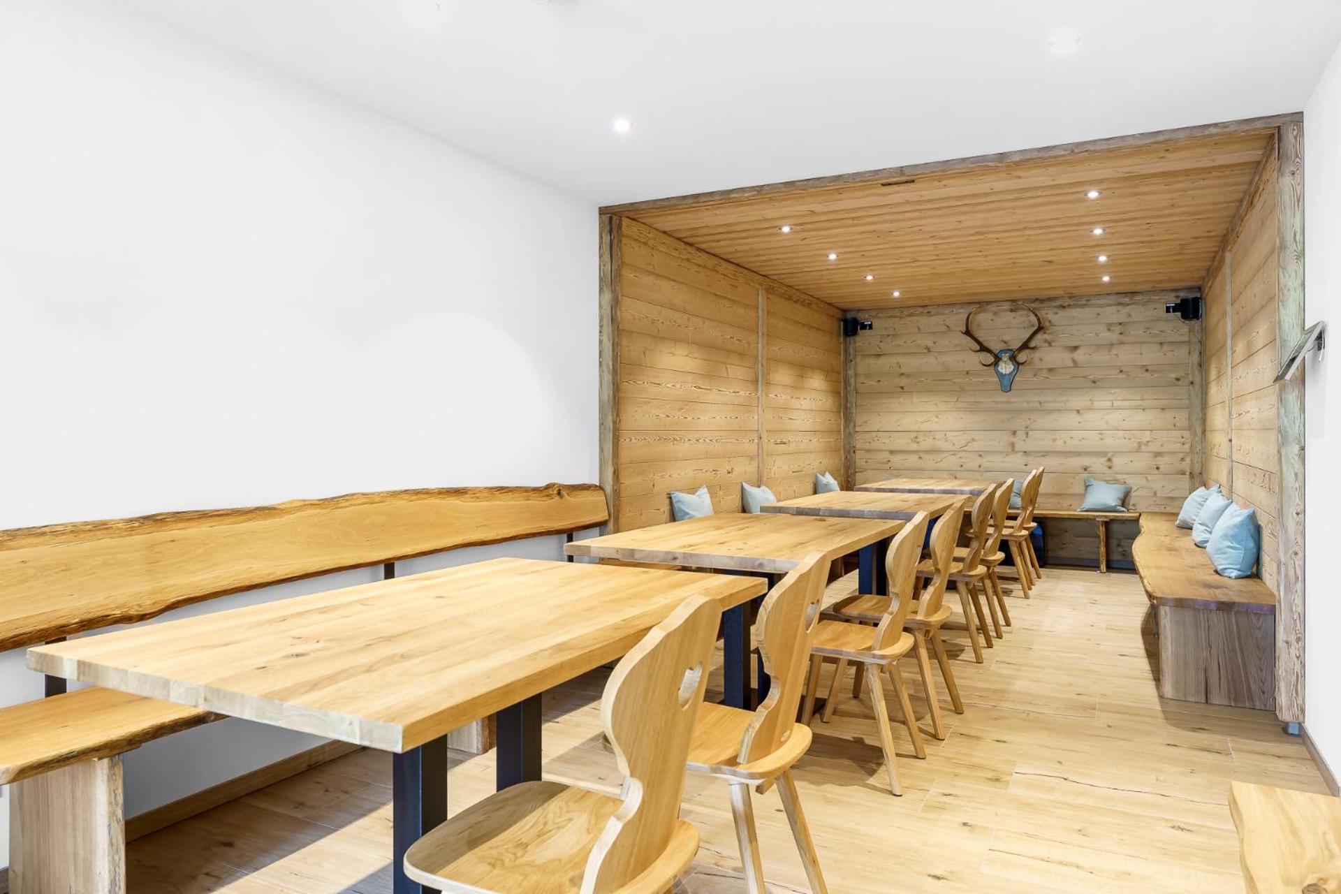 SCHWARZENBACH - Apartments & Rooftop Pool