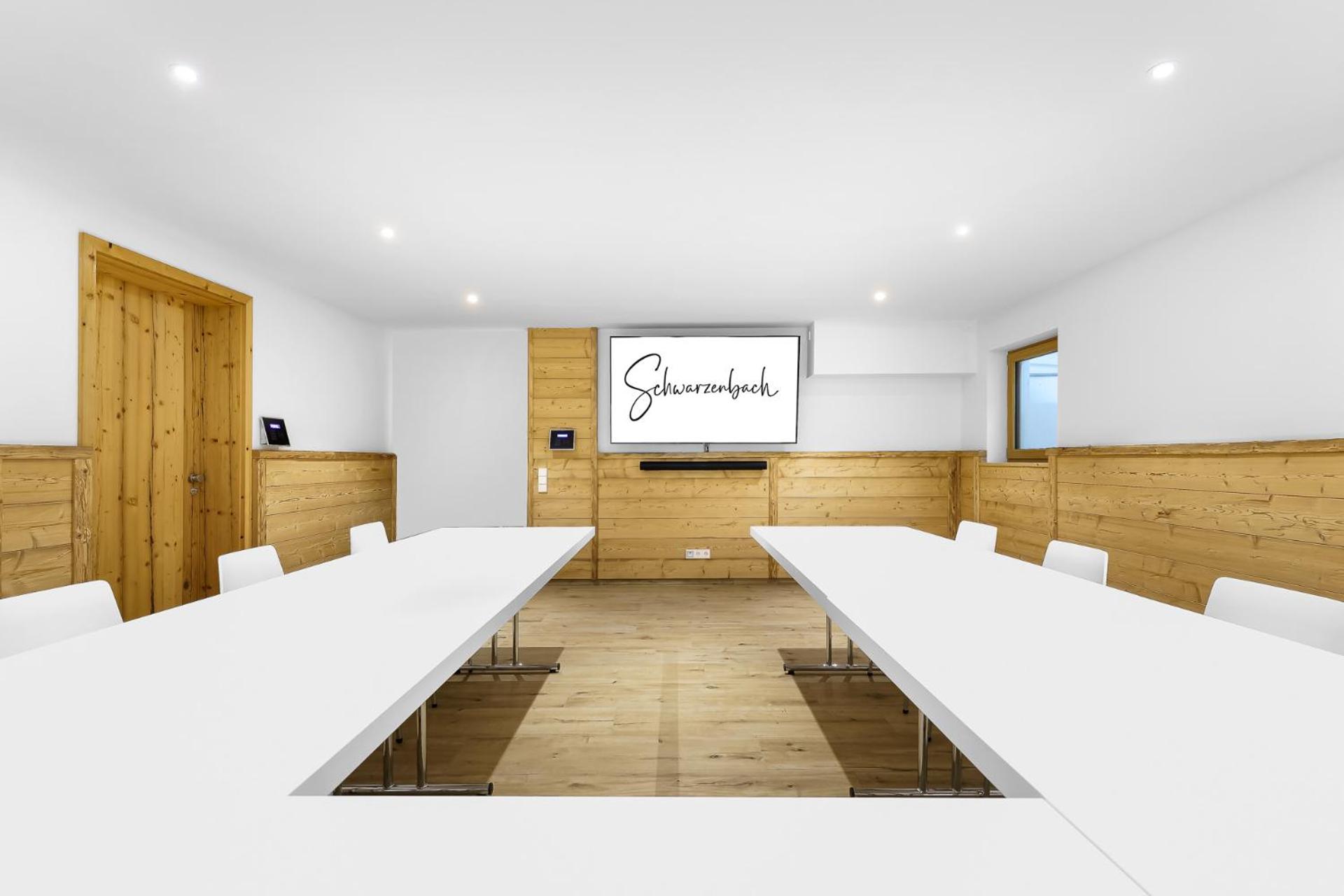 SCHWARZENBACH - Apartments & Rooftop Pool
