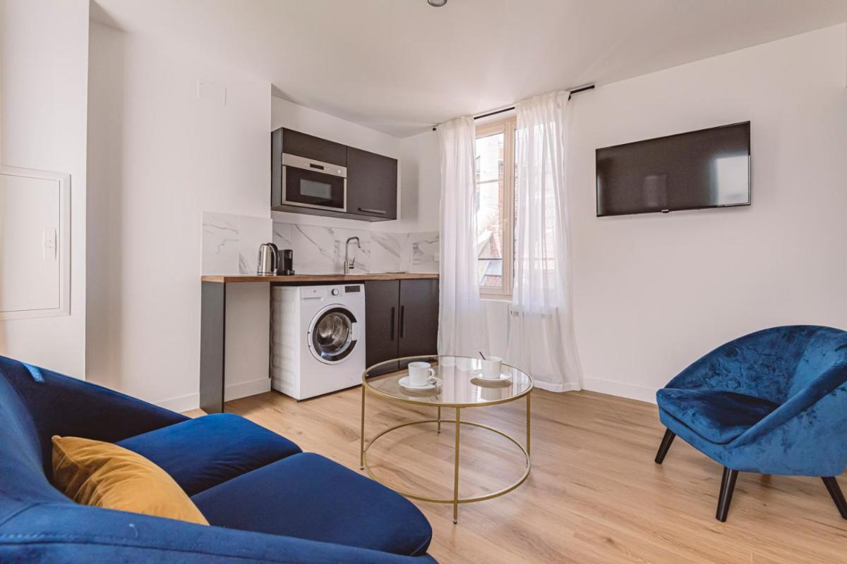 Hotel REIMS - Place du Forum - Cathédrale - Terrasse - Image 1