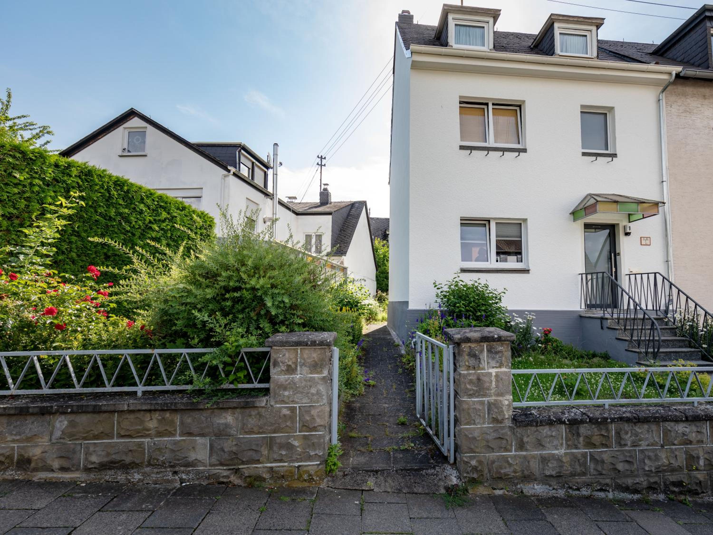 Hinter Burg, Haus mit Garten