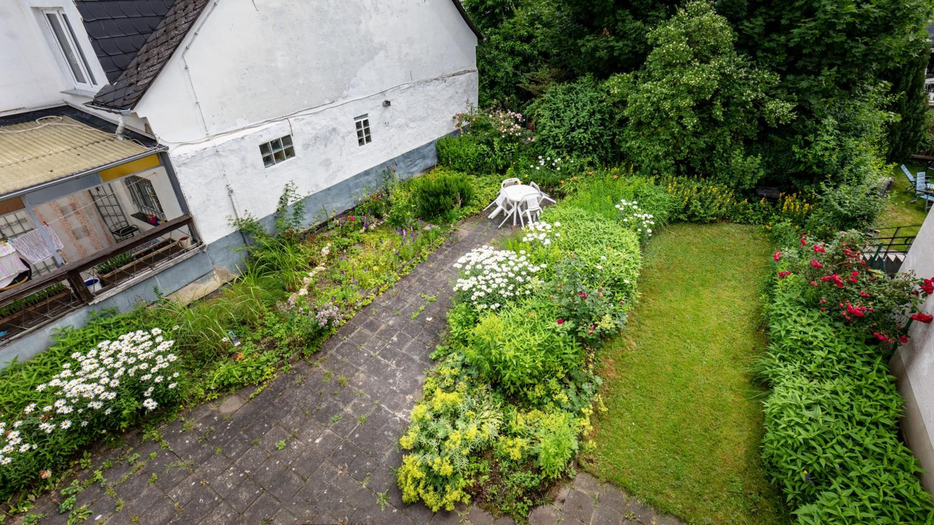 Hinter Burg, Haus mit Garten