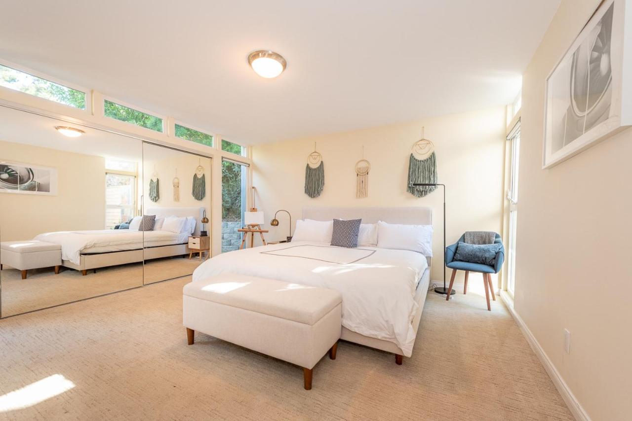 Beach Resort Home with Ocean Views Jacuzzi & Sauna! view 2