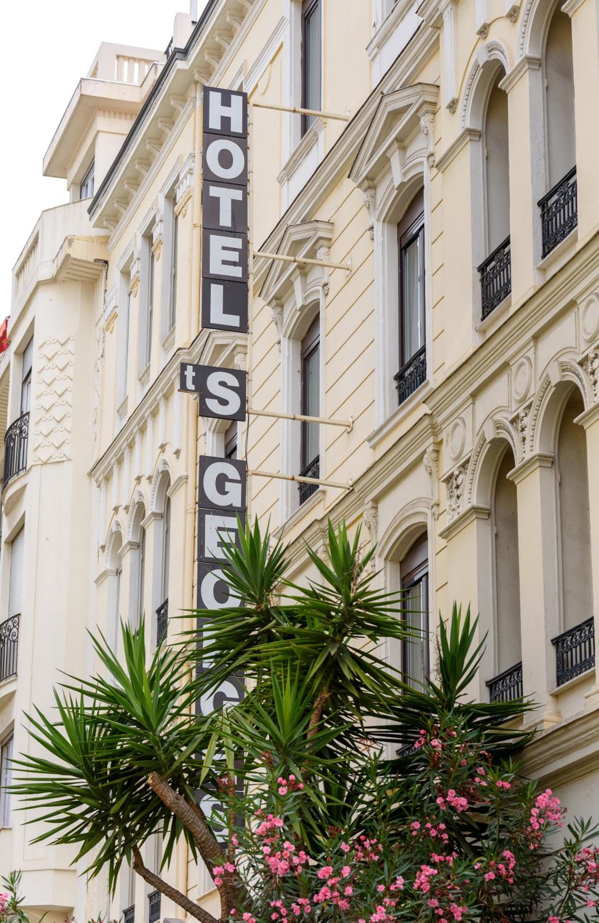 Hotel Saint Georges - Image 1