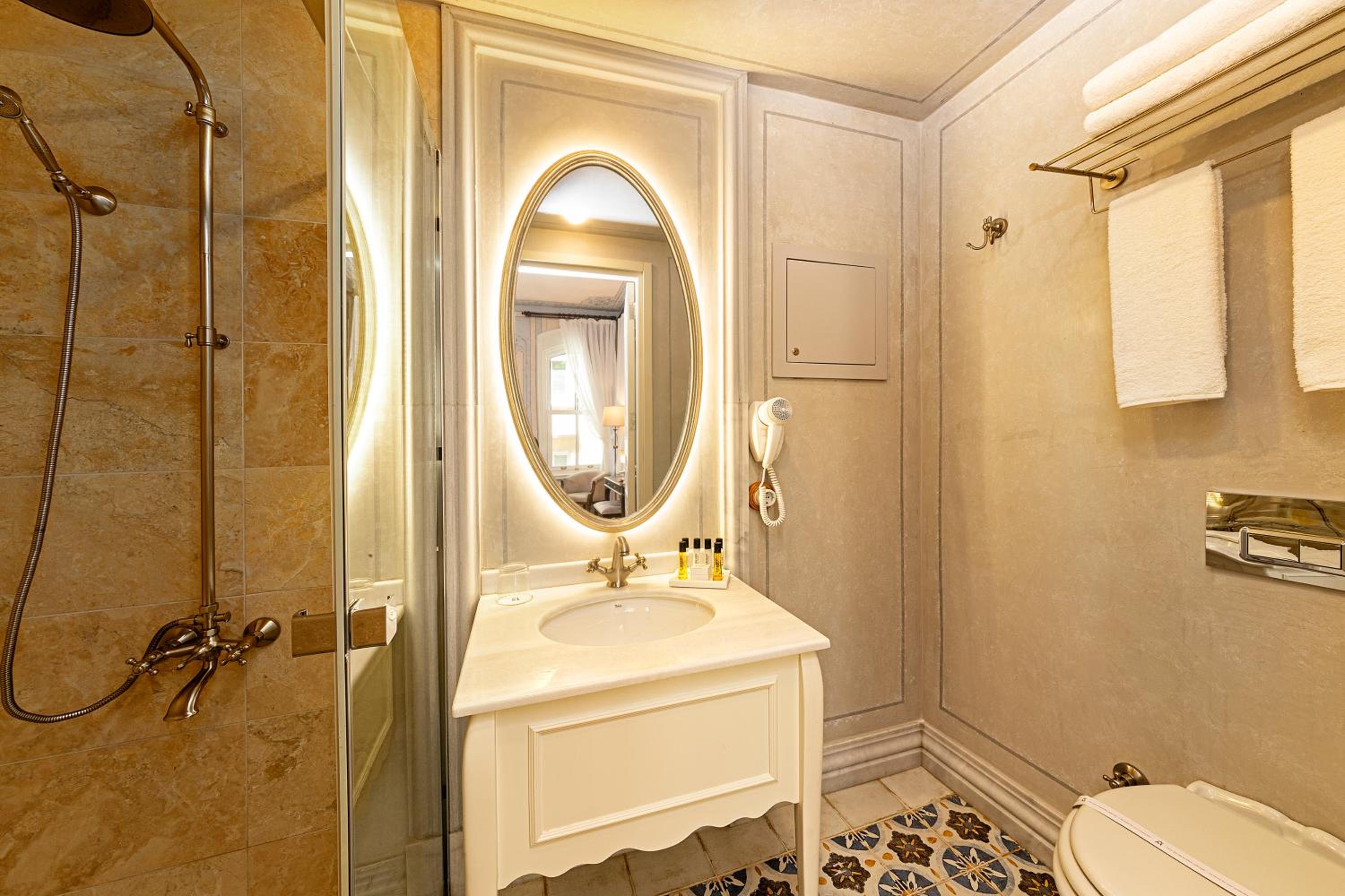 Meroddi Barnathan Hotel - Image 61